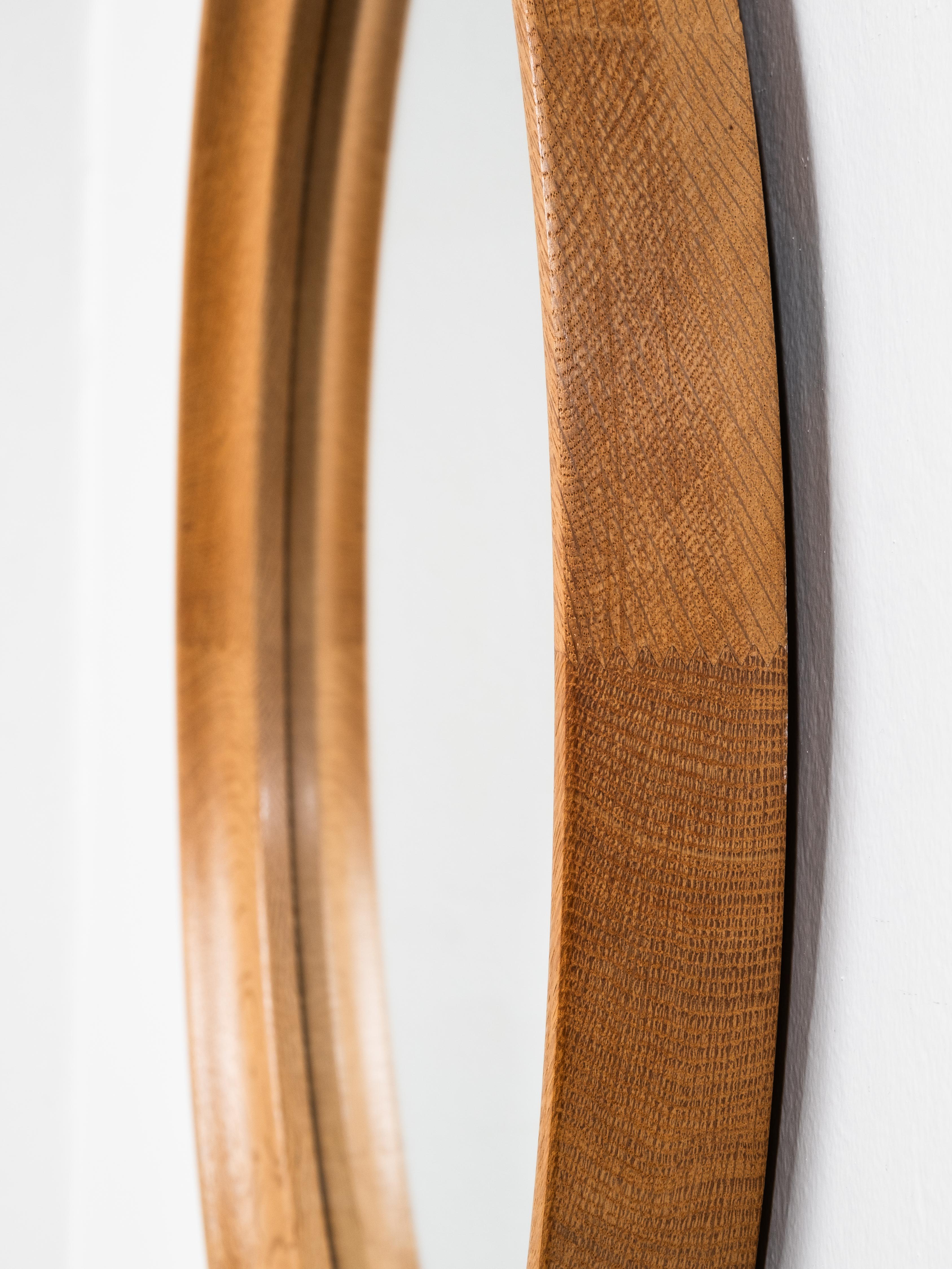 Scandinavian Mid-Century Oak Framed Round Wall Mirror, 1960s en venta 3