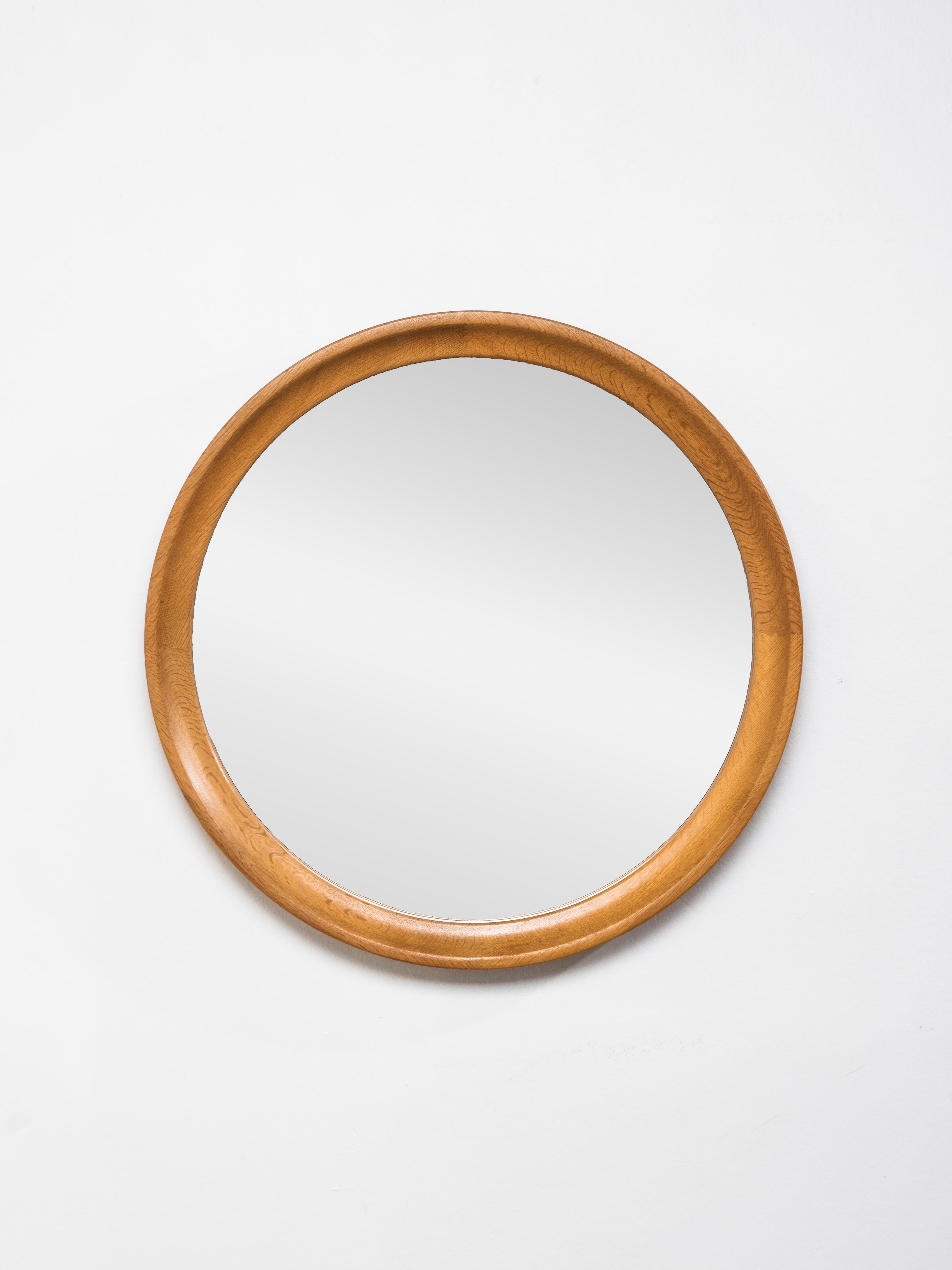 Scandinavian Mid-Century Oak Framed Round Wall Mirror, 1960s en Bueno estado para la venta en Karis, Nyland