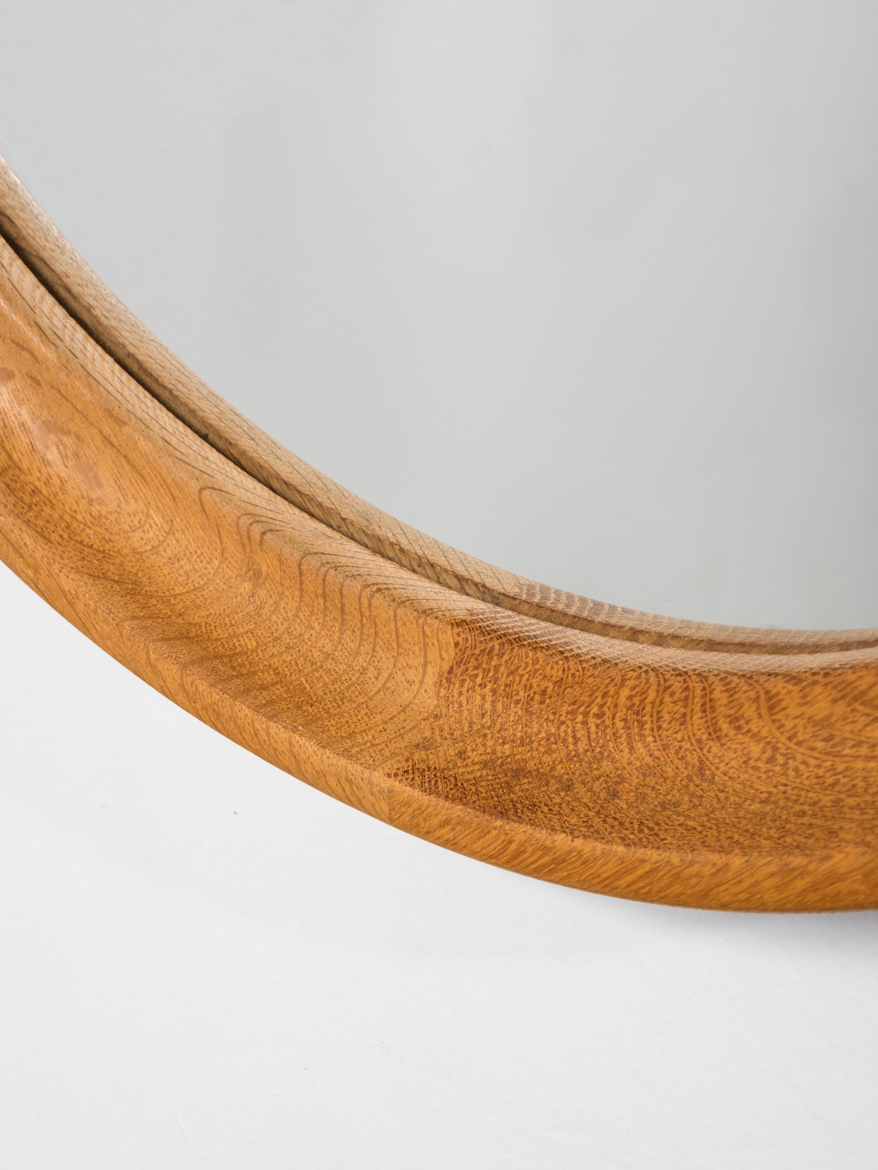 Scandinavian Mid-Century Oak Framed Round Wall Mirror, 1960s en venta 1