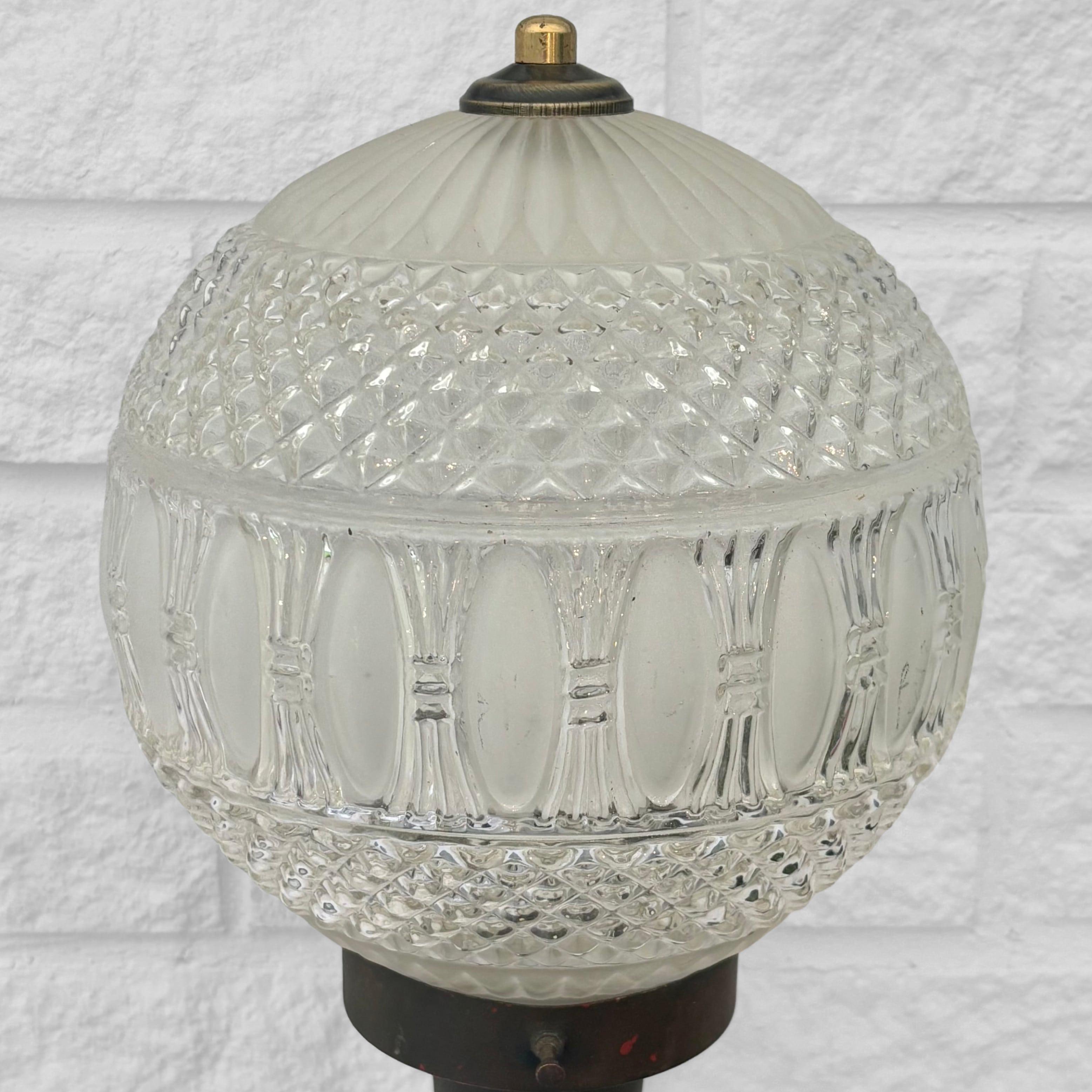 Scandinavian mid century outdoor facade lamp, copper and glass, Sweden, 1960s en venta 3