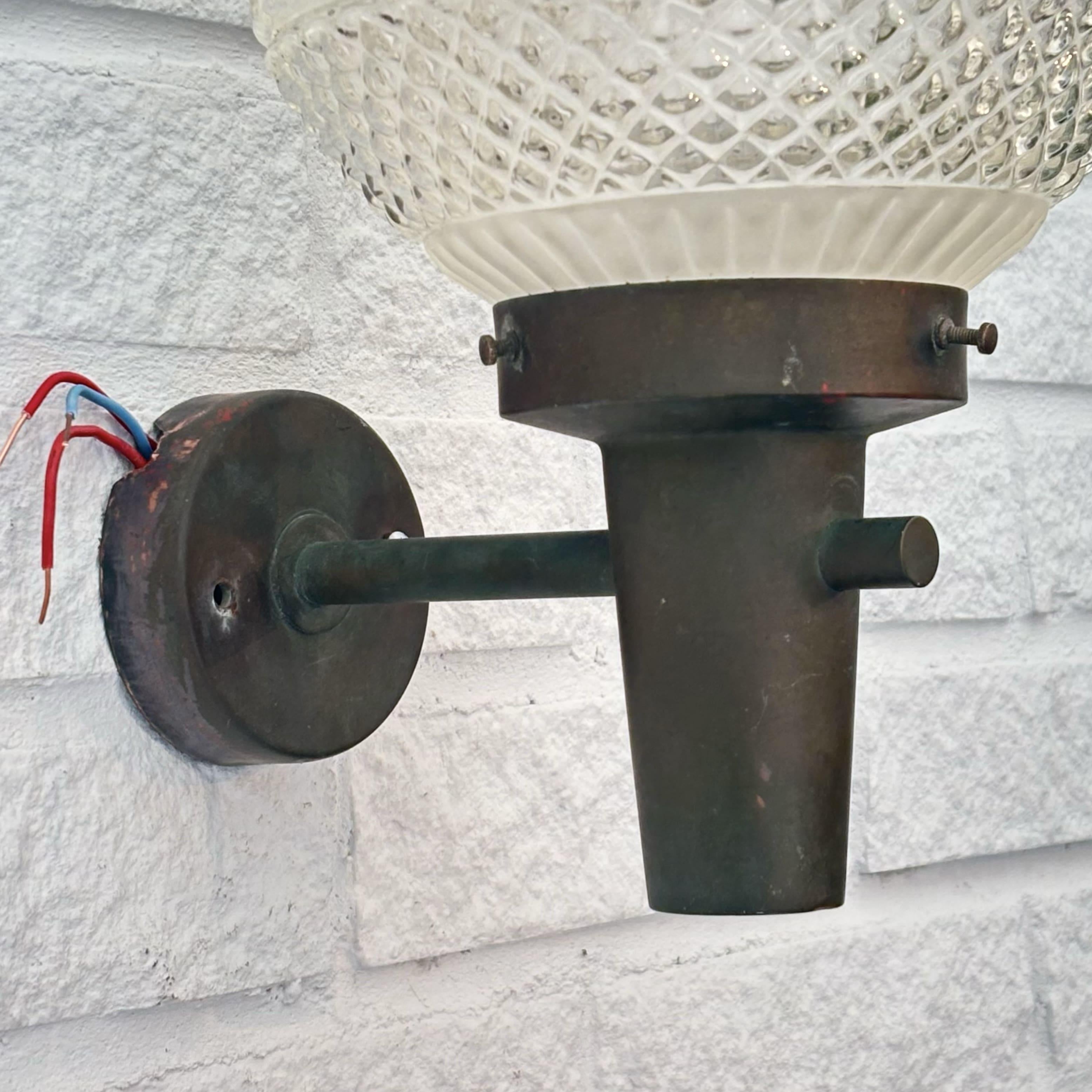 Scandinavian mid century outdoor facade lamp, copper and glass, Sweden, 1960s Cobre en venta