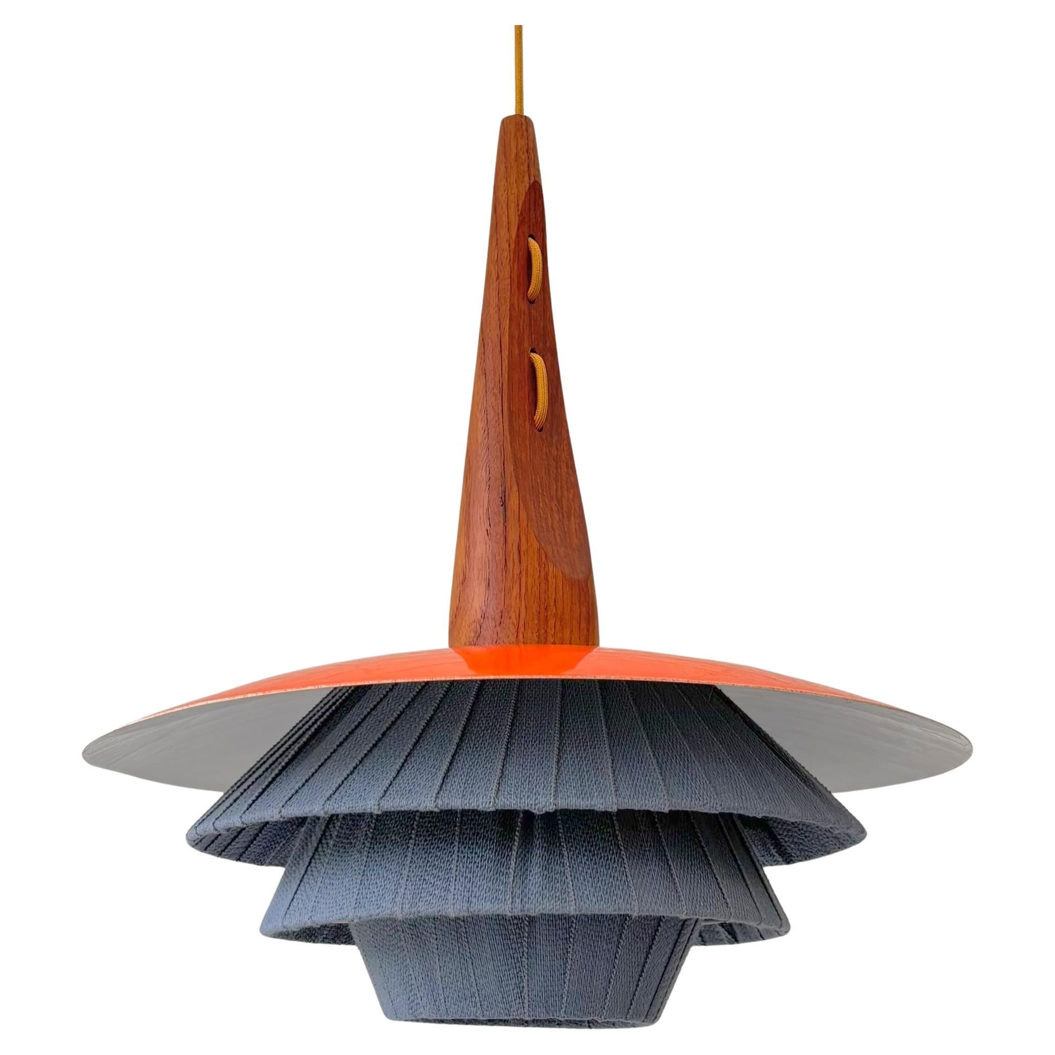Lampada a sospensione scandinava di metà secolo, teak e metallo, Svezia, anni '50 in vendita