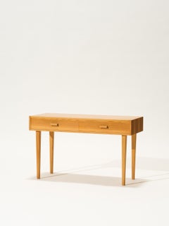 Table d'appoint scandinave en pin du milieu du siècle avec deux tiroirs