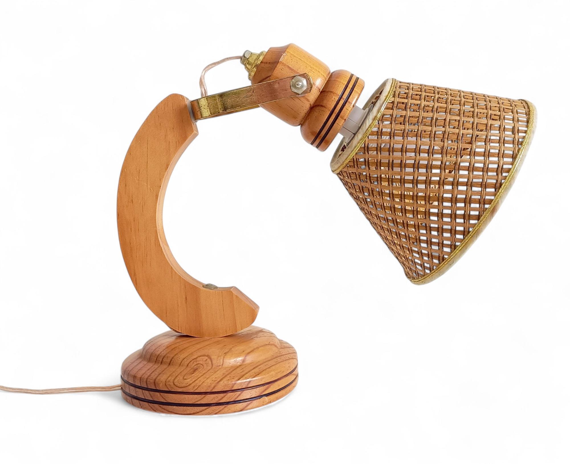 Scandinavo moderno Lampada da lettura The Modern Scandinavian Wood/canna, nello stile di Solbackens Svarveri in vendita