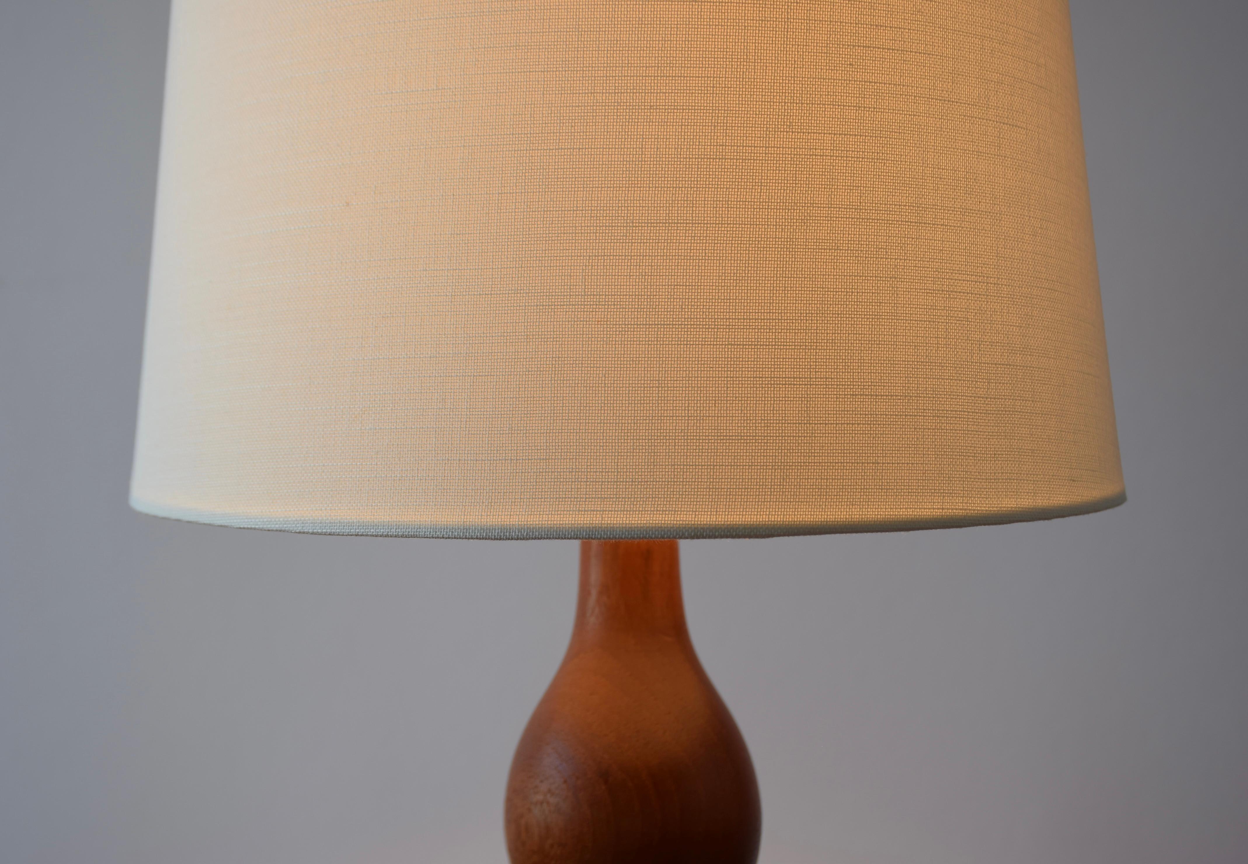 Scandinavian Midcentury Sculptural Teak Table Lamp with Shade, 1960s For Sale 4