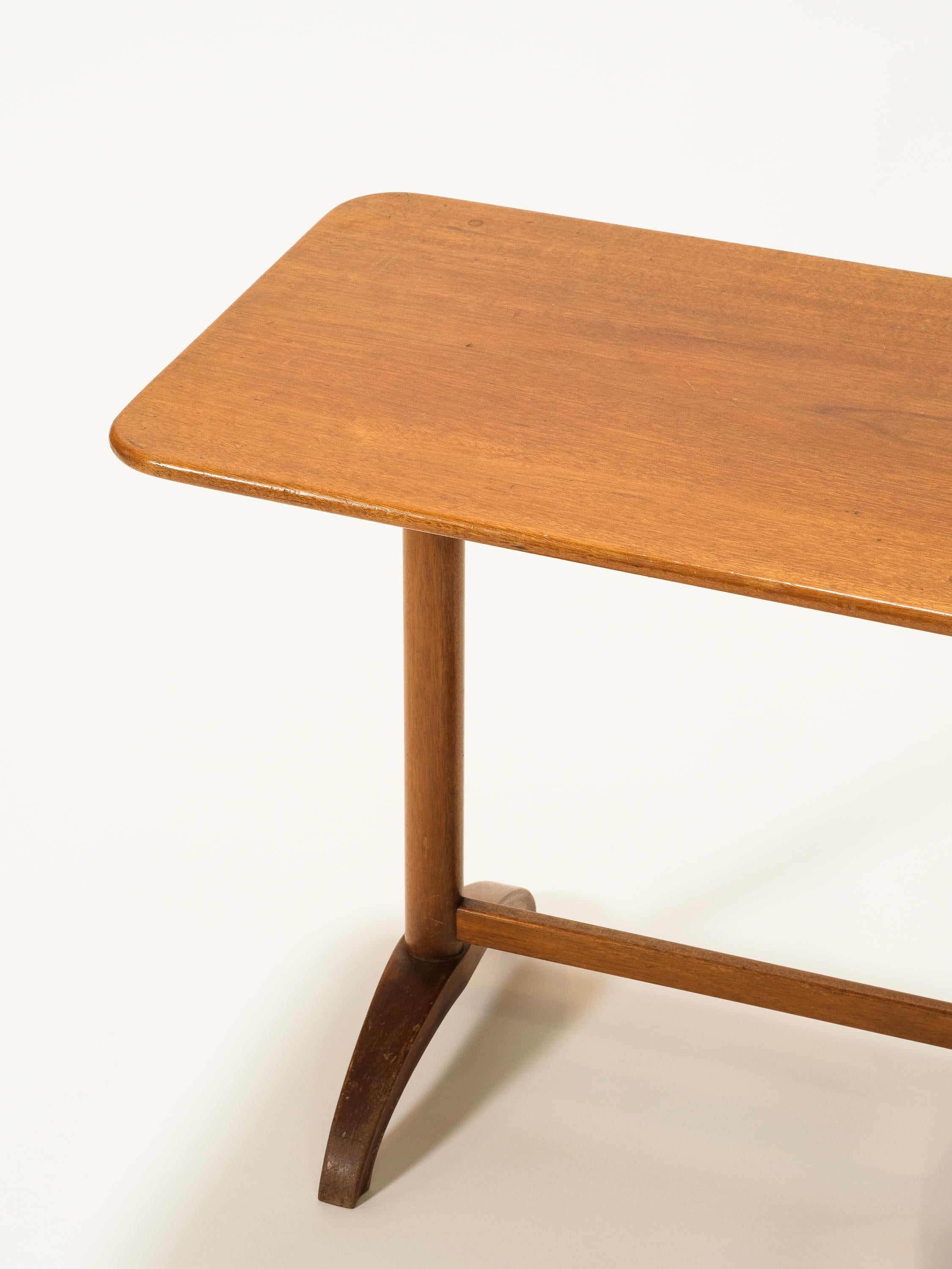 Mid-Century moderno Tavolino scandinavo di metà secolo in vendita