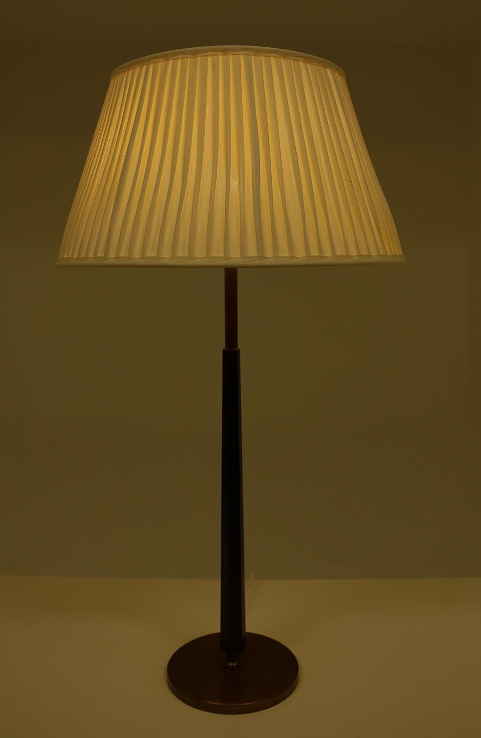 Lampe de table scandinave mi-siècle par ASEA en vente 3