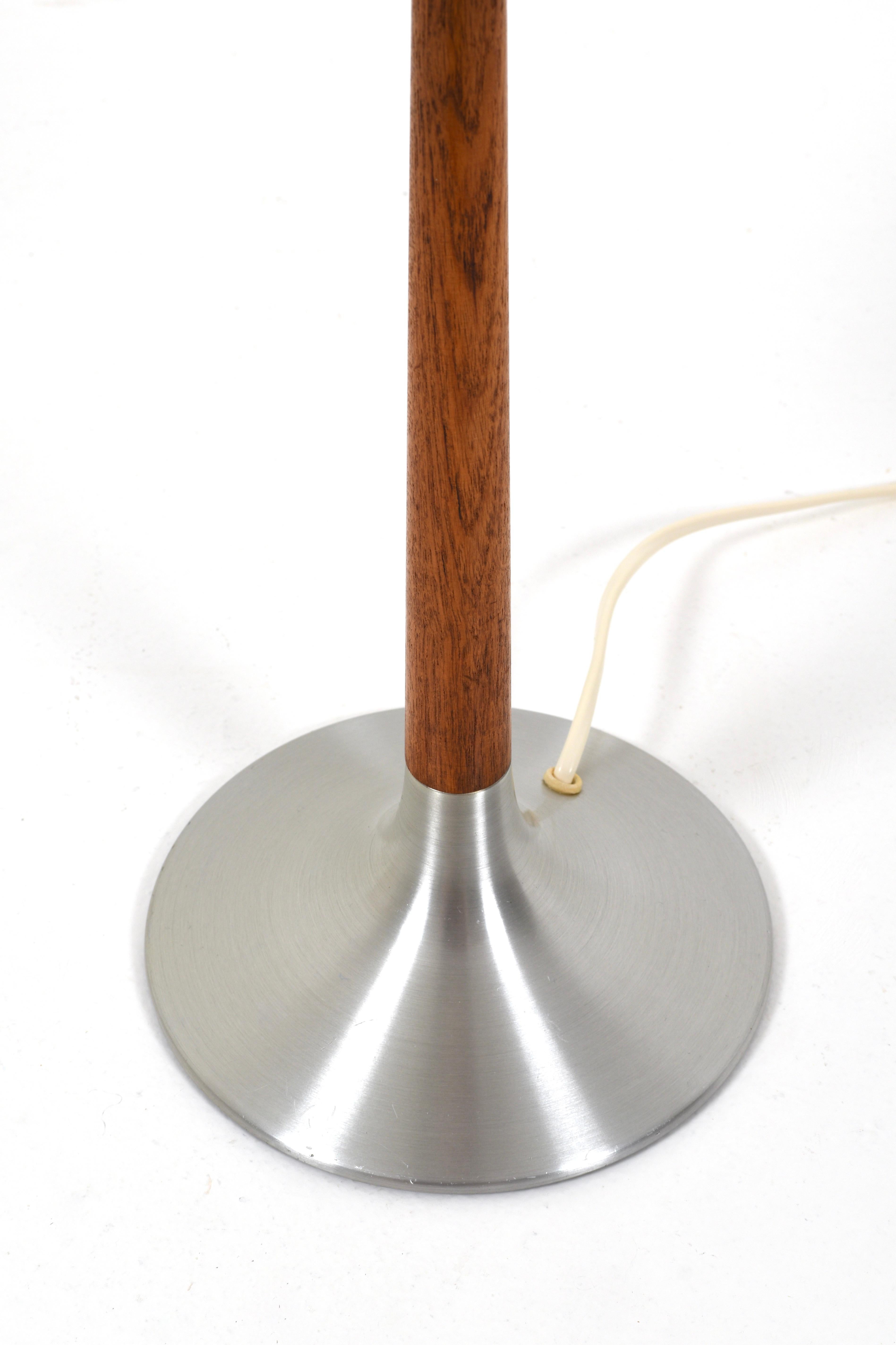 Mid-Century Modern Lampe de table scandinave du milieu du siècle par Svend Aage Holm Sørensen pour ASEA en vente