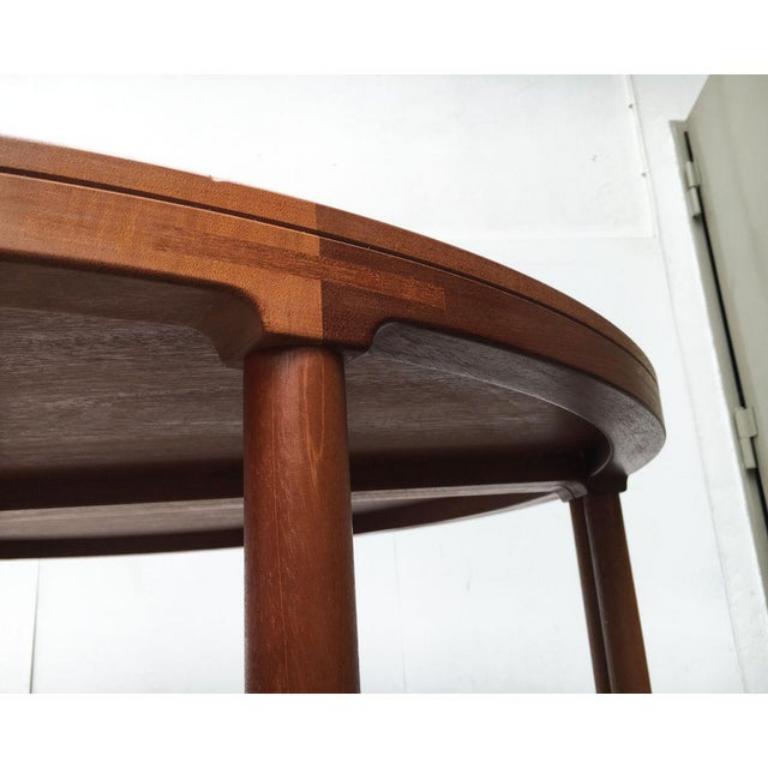 20ième siècle Table de salle à manger scandinave en teck du milieu du siècle en vente