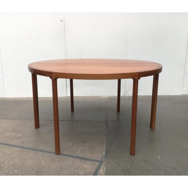 Table de salle à manger scandinave en teck du milieu du siècle en vente 1