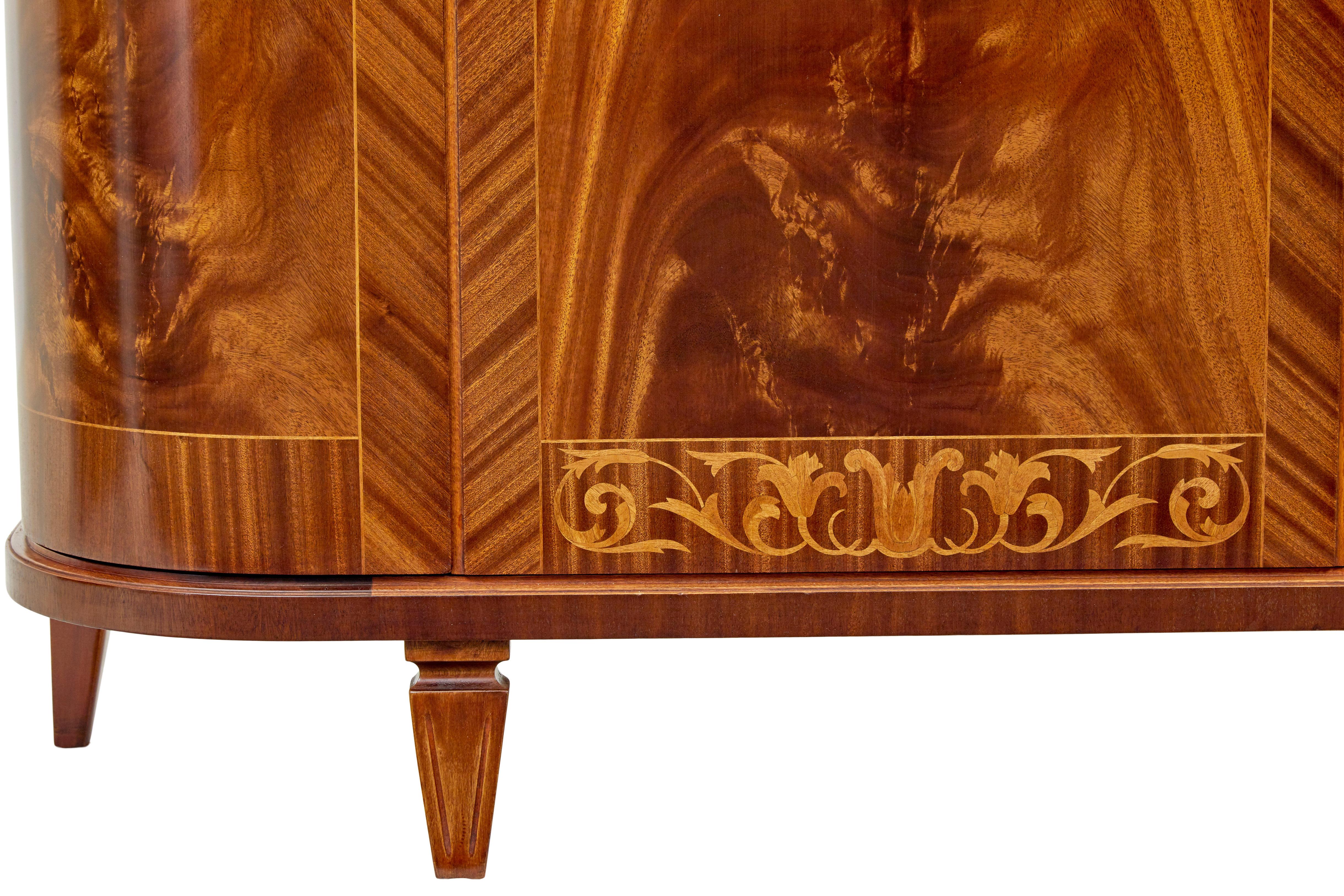 XX secolo Credenza scandinava di metà secolo in teak intarsiato in vendita