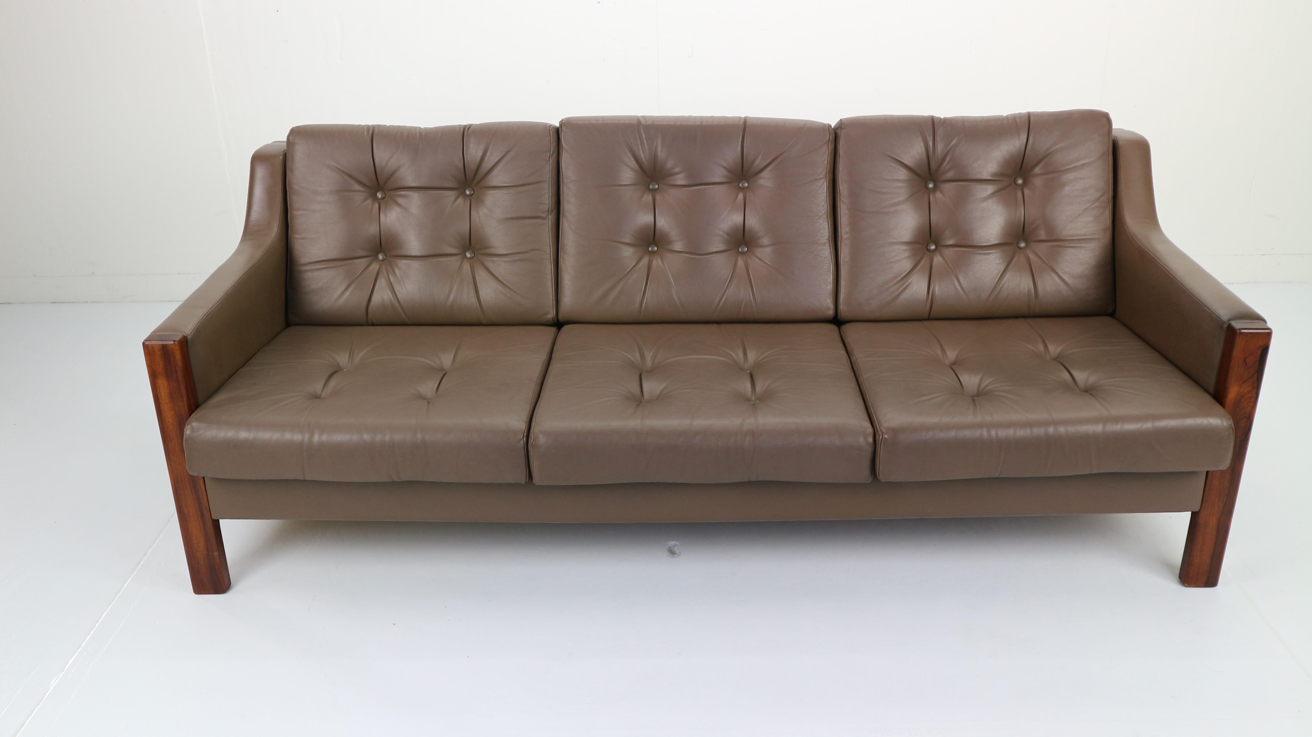 Scandinavian Midcentury Three-Seat Leather Sofa and Rosewood, 1970s In Good Condition In The Hague, NL