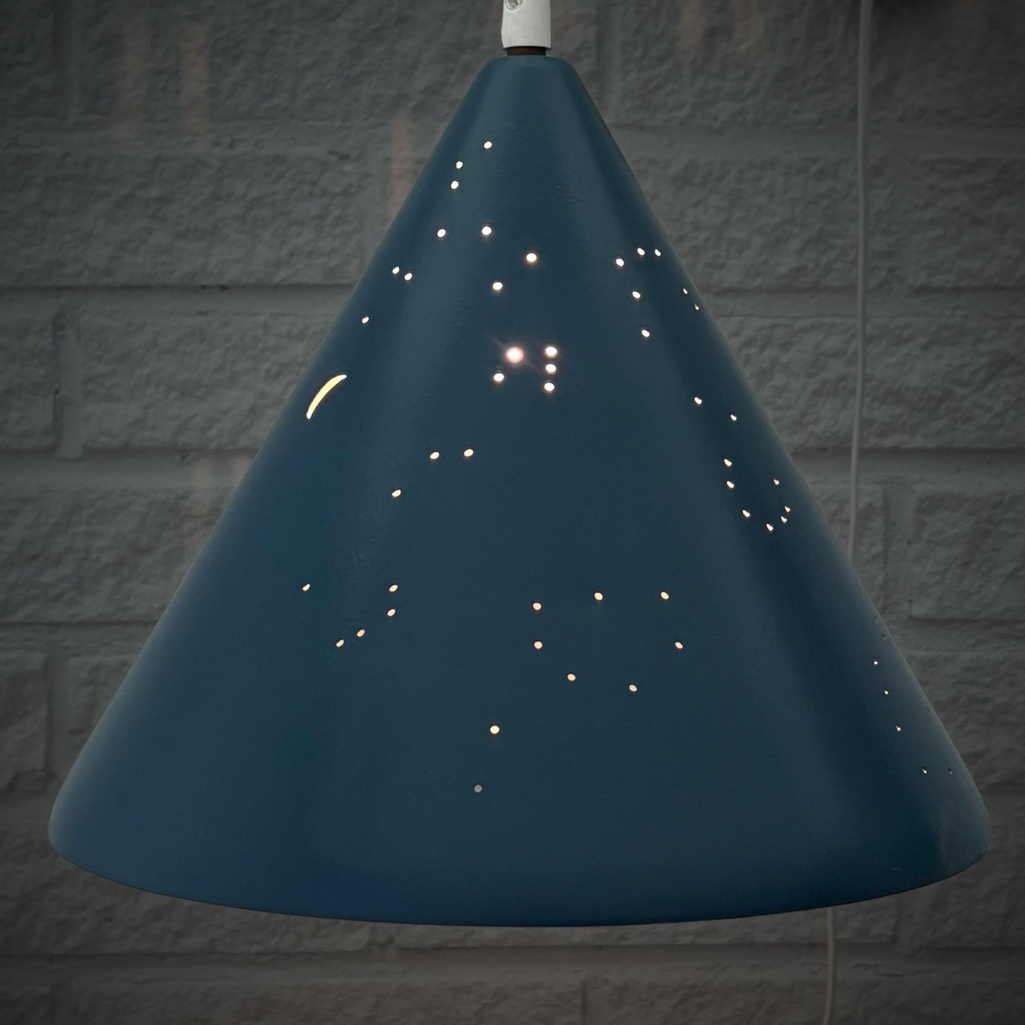 Lámpara de pared escandinava de mediados de siglo con constelaciones de estrellas, Suecia, años 50 mediados del siglo XX en venta