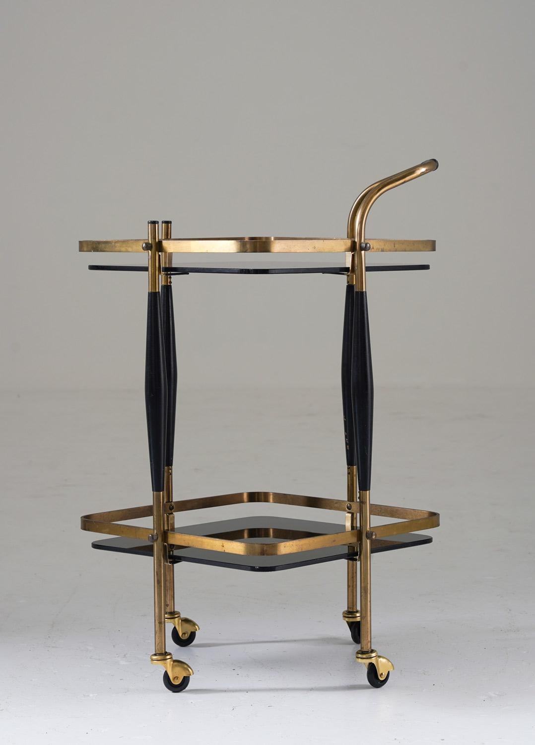 Skandinavischer Barwagen aus der Mitte des Jahrhunderts aus Messing und Glas (Moderne der Mitte des Jahrhunderts) im Angebot