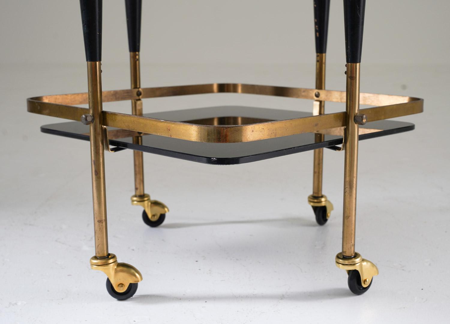 Skandinavischer Barwagen aus der Mitte des Jahrhunderts aus Messing und Glas im Angebot 1