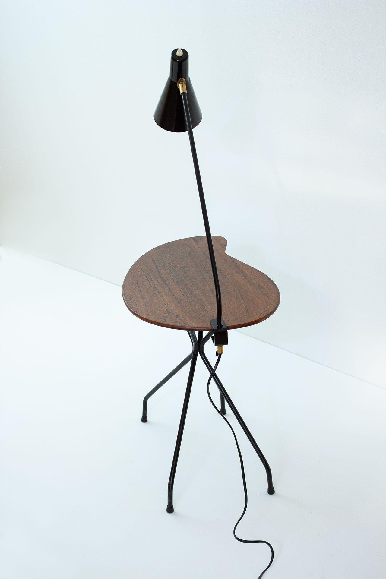 Scandinavian Midcentury Bean Shaped Side Table in Teak & Steel In Good Condition For Sale In Stockholm, Stockholms län