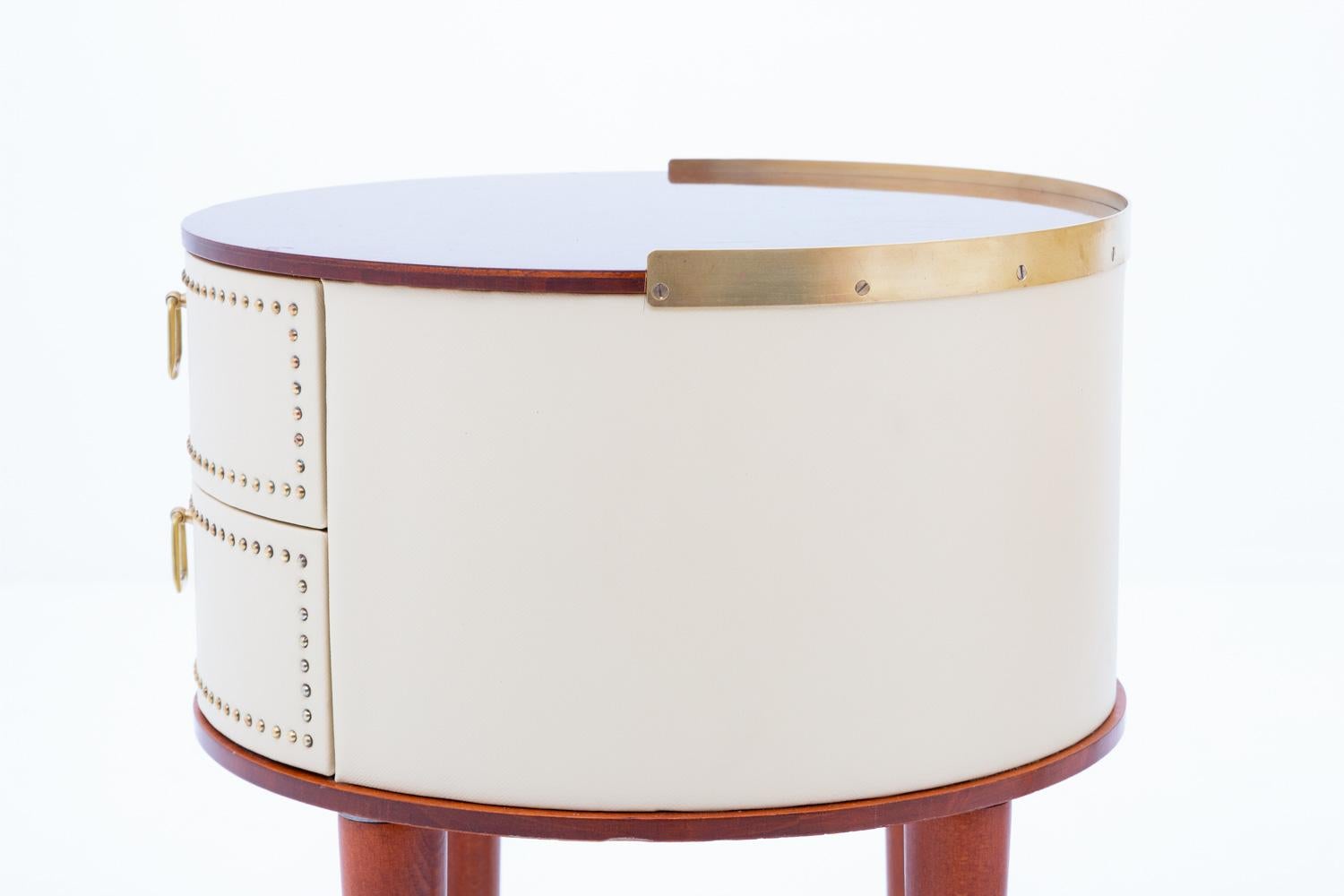 mid century bedside tables