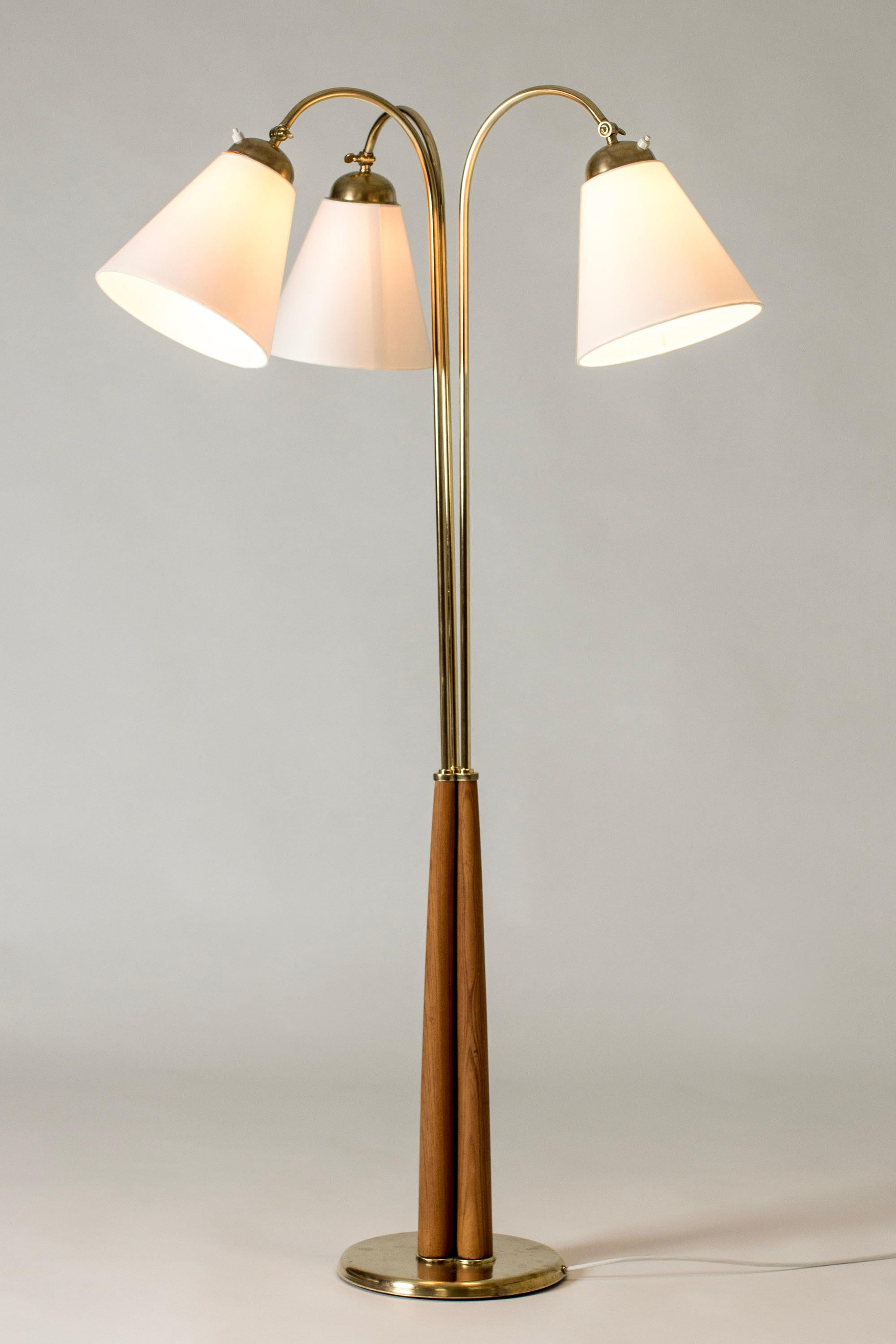 Scandinavian Midcentury Brass Floor Lamp, Sweden, 1940s In Good Condition For Sale In Stockholm, SE