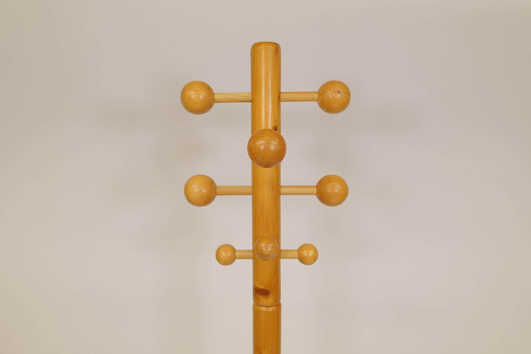 Late 20th Century Scandinavian Midcentury Coat Rack in Pine, 1970s