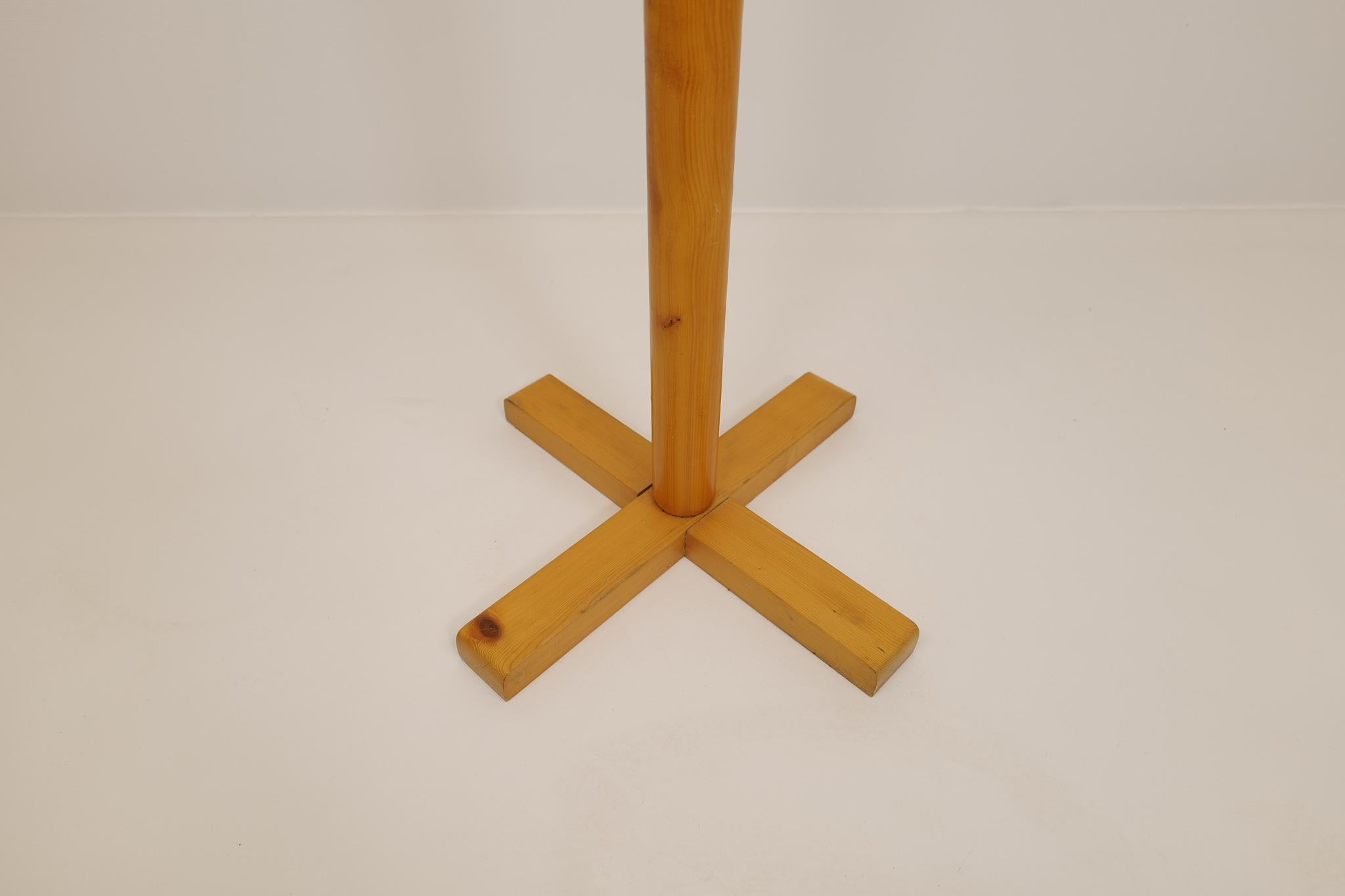 Scandinavian Midcentury Coat Rack in Pine, 1970s 2