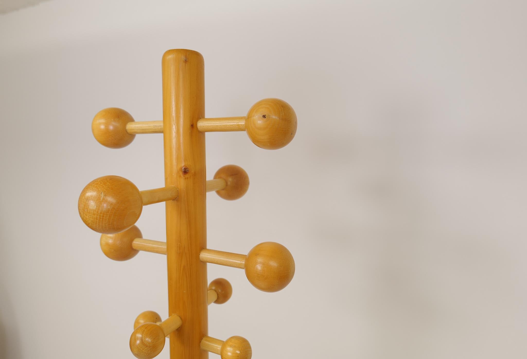 Scandinavian Midcentury Coat Rack in Pine, 1970s 3