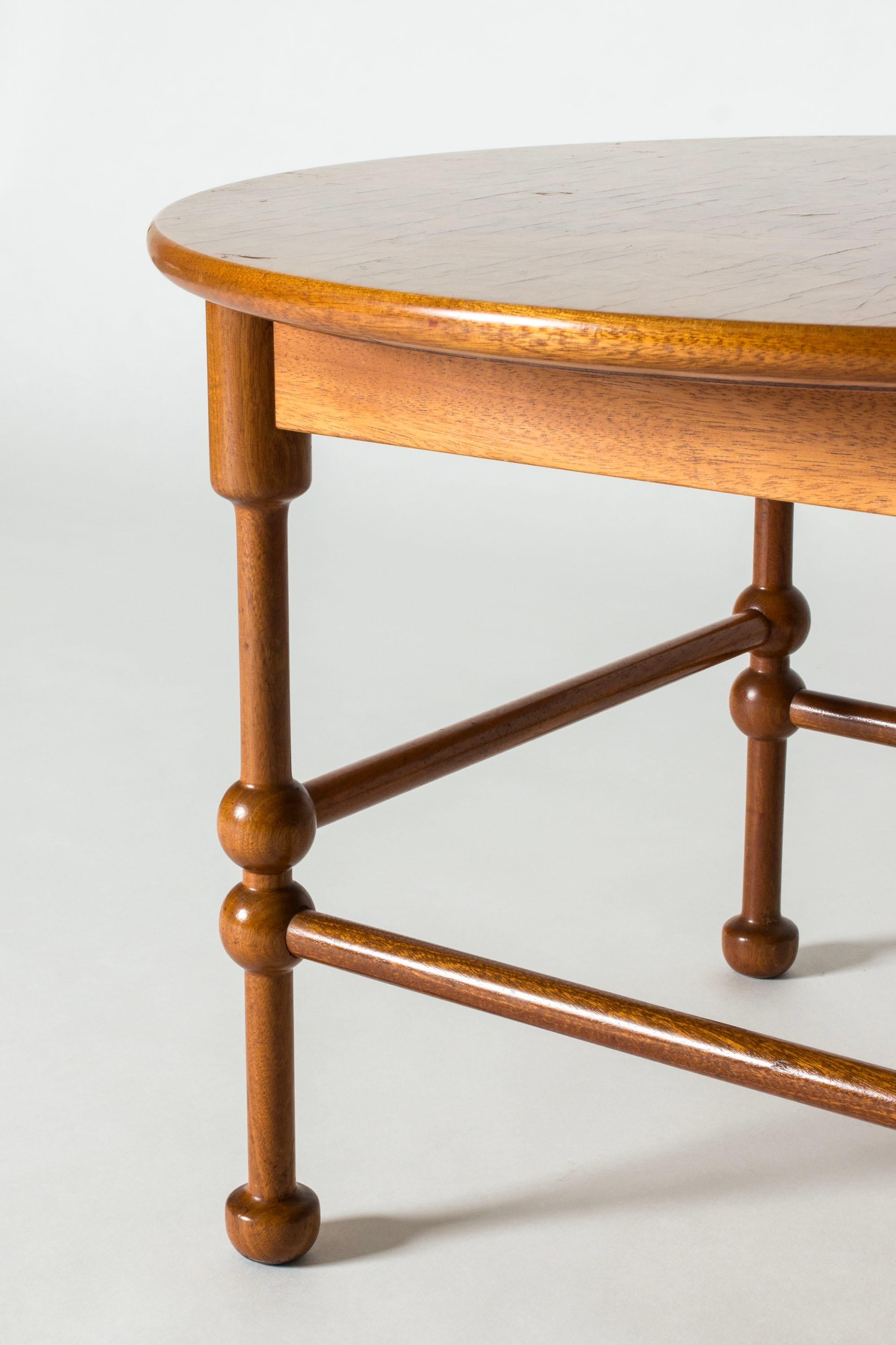 Scandinave moderne Table basse scandinave du milieu du siècle par Josef Frank, Svenskt Tenn, Suède, années 1950 en vente