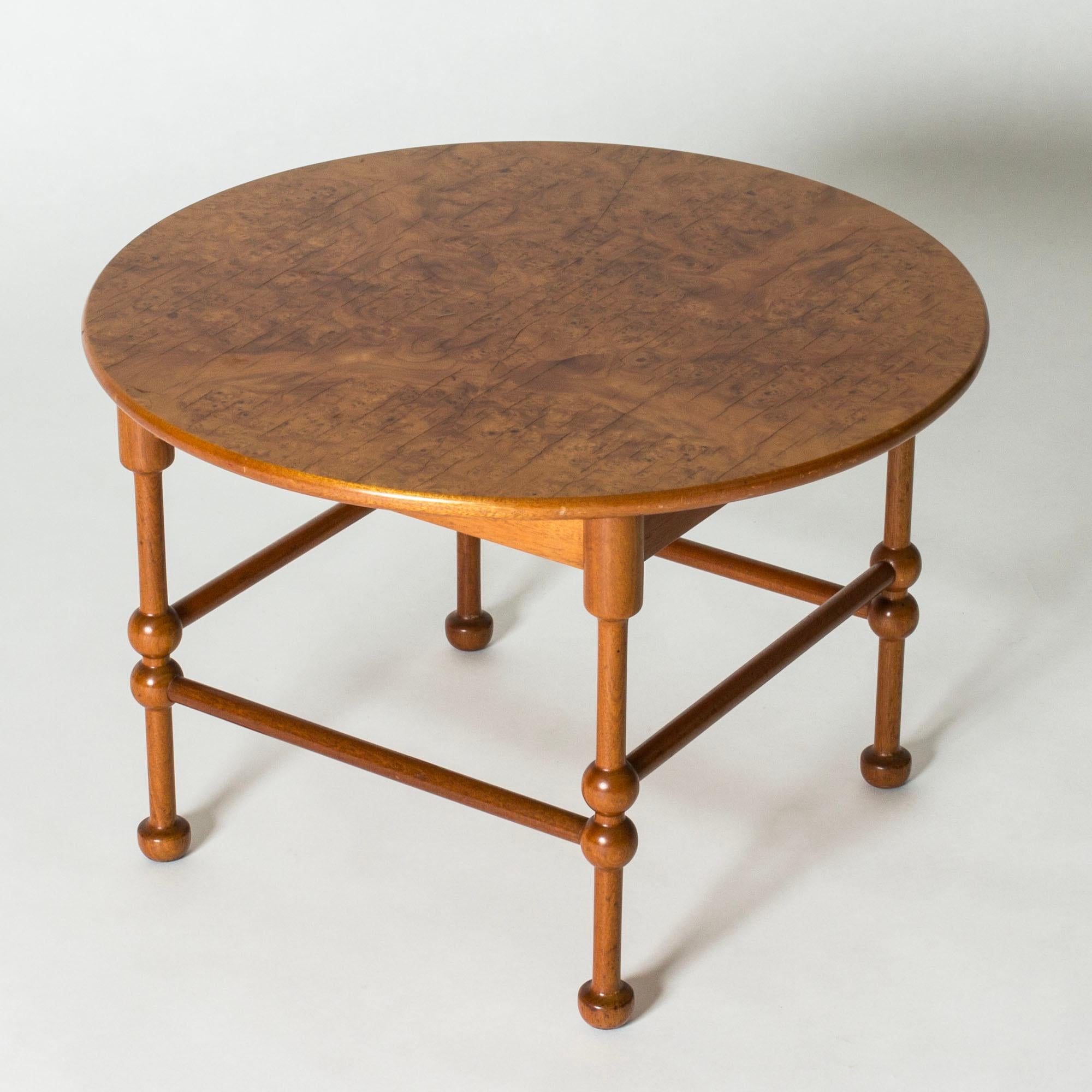 Table basse scandinave du milieu du siècle par Josef Frank, Svenskt Tenn, Suède, années 1950 Bon état - En vente à Stockholm, SE