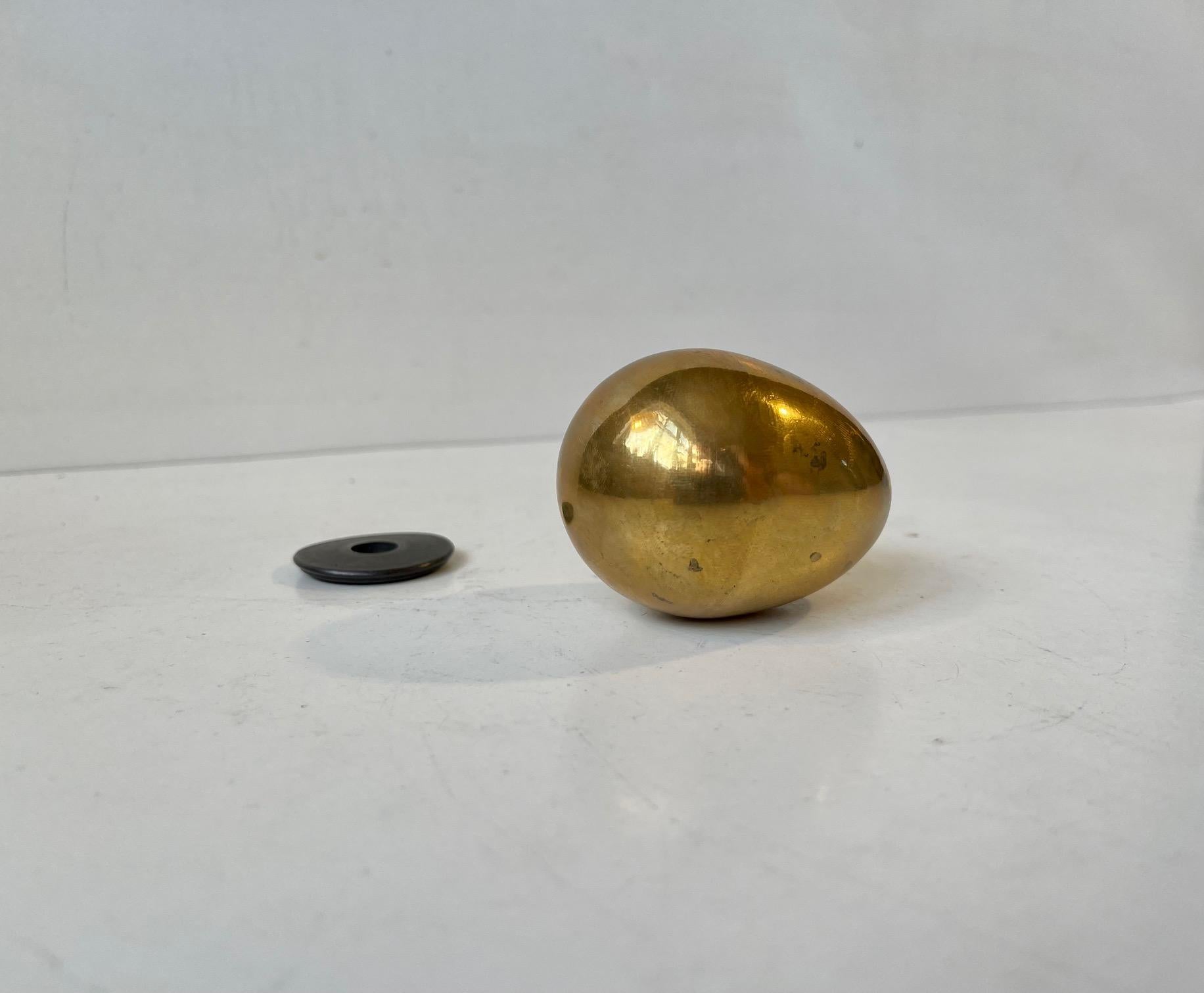Mid-Century Modern Scandinavian Midcentury Egg in Patinated Brass, 1970s