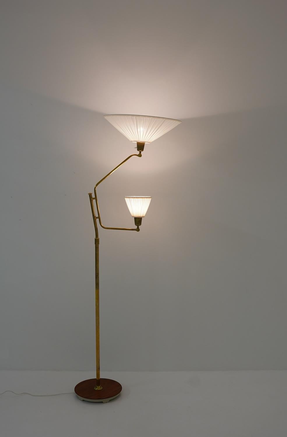 Scandinavian Midcentury Floor Lamp by Bertil Brisborg for NK For Sale 4