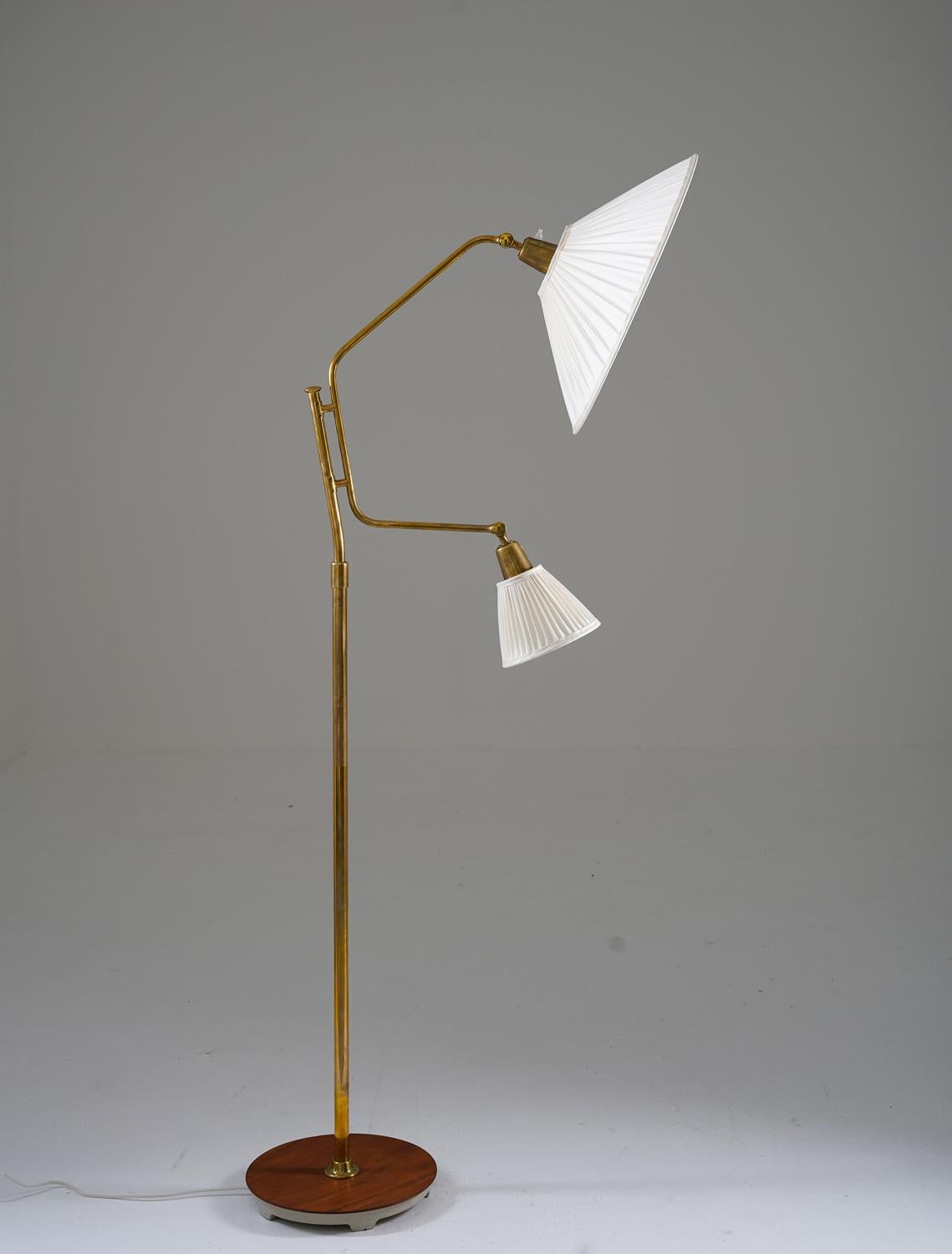 Skandinavische Stehlampe aus der Mitte des Jahrhunderts von Bertil Brisborg für NK (Moderne der Mitte des Jahrhunderts) im Angebot