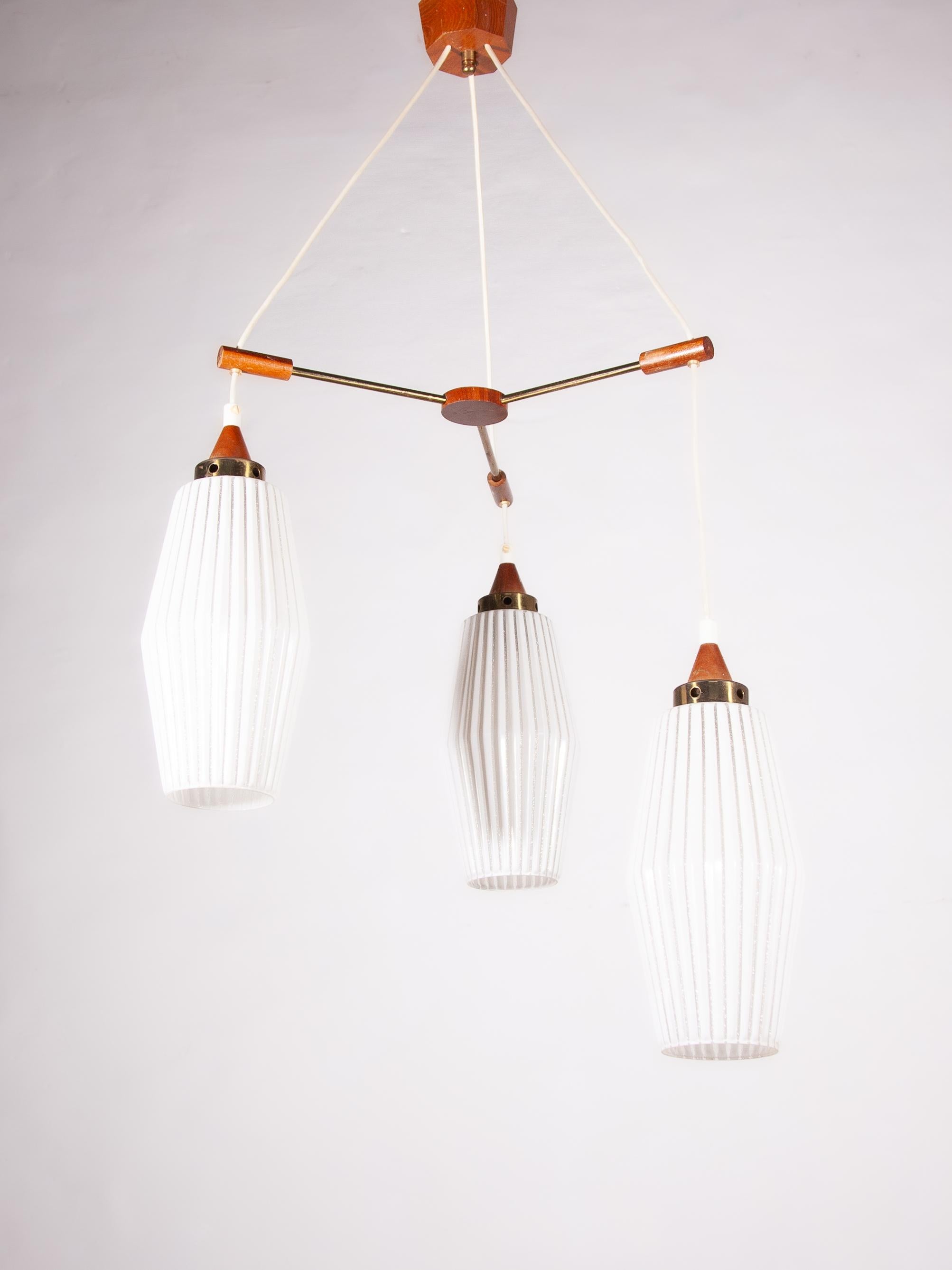 Scandinavian Midcentury Modern Cascade Lamp with Teak Accents, 1950s In Good Condition For Sale In Antwerp, BE