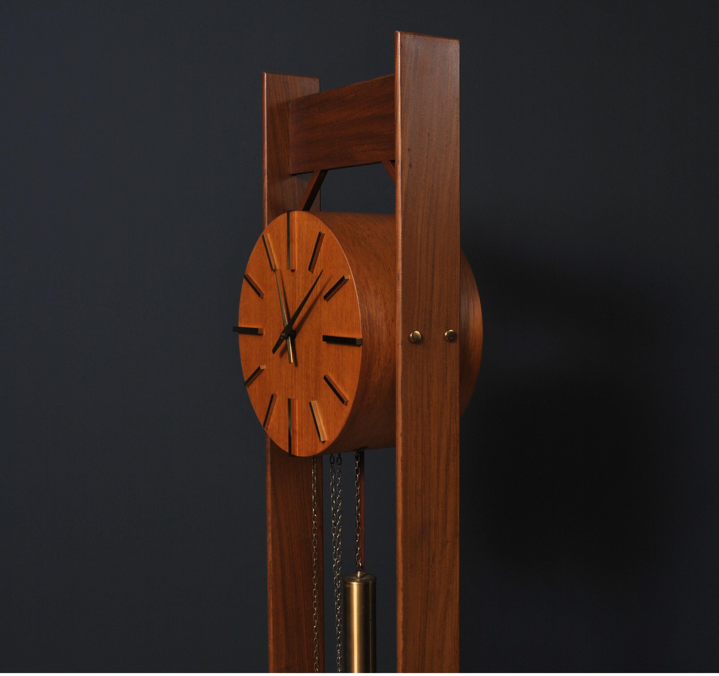Scandinavian Mid-Century Modern Clock 1