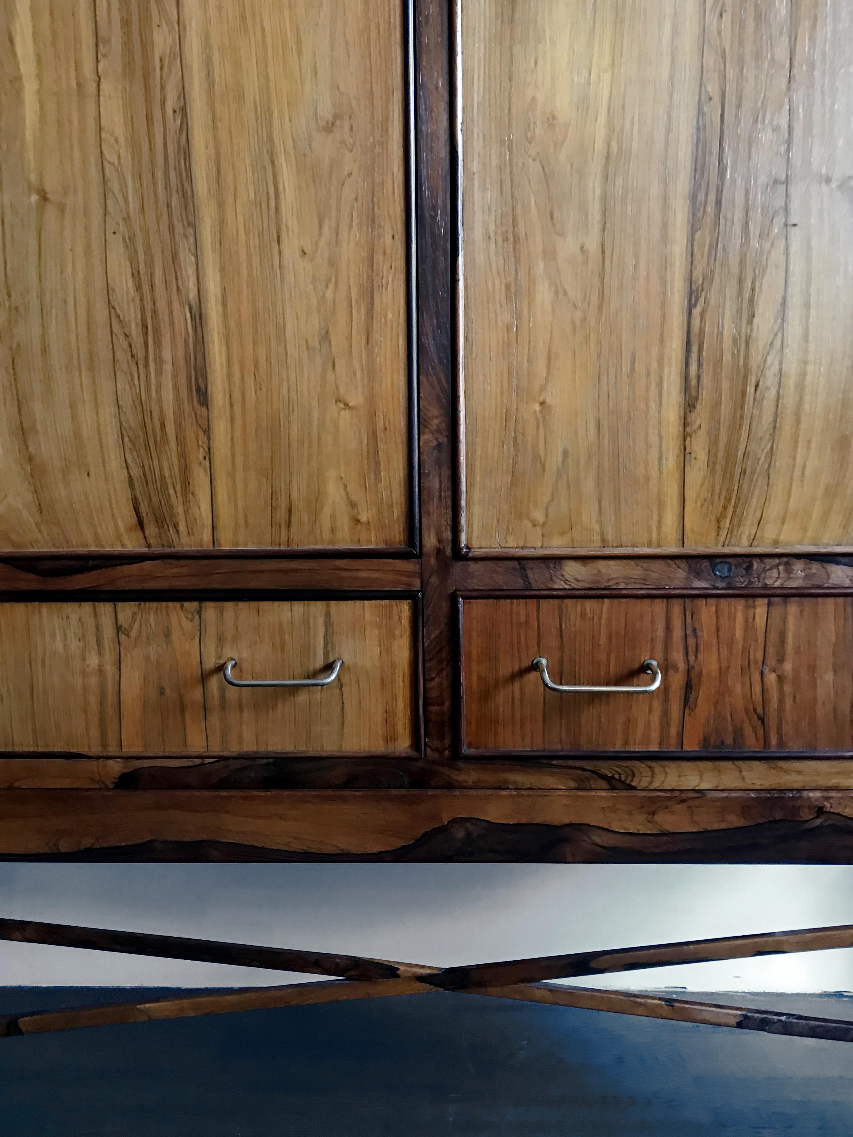 Armoire scandinave en bois foncé au design moderne du milieu du siècle dernier, années 1960 4