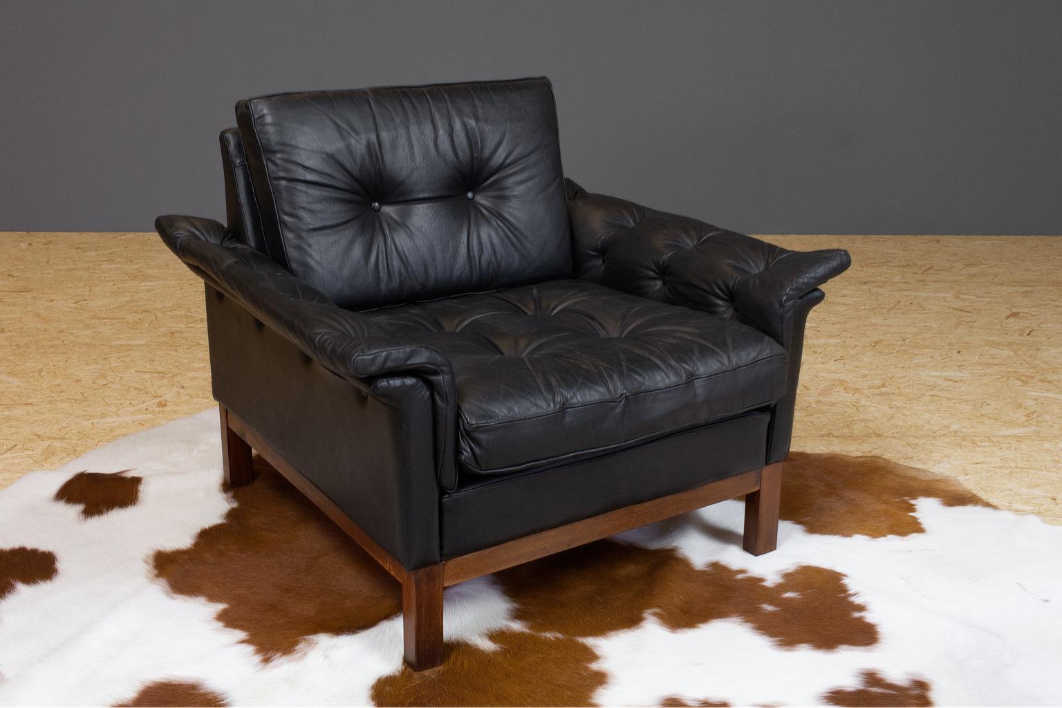 Scandinavian Modern Scandinavian Midcentury Modern Pair of Leather Lounge Chairs 1950s