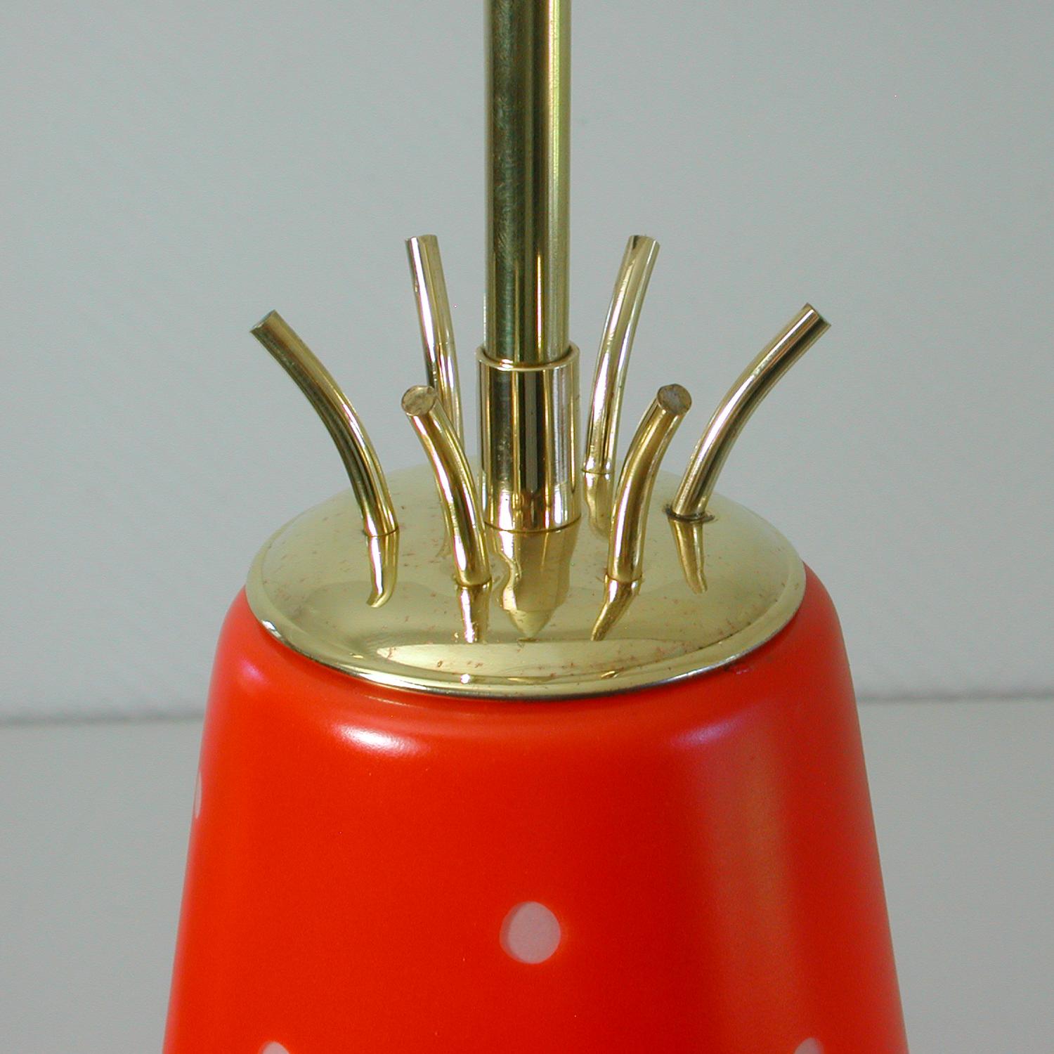 Scandinavian Midcentury Red Glass and Brass Pendant, 1950s In Good Condition For Sale In NUEMBRECHT, NRW