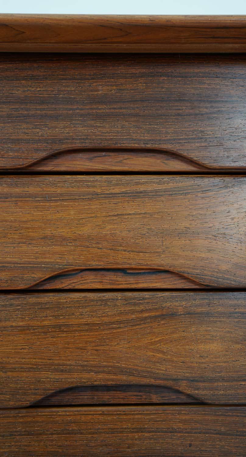 Skandinavisches Sideboard aus Rosenholz von Egon Kristensen aus der Mitte des Jahrhunderts im Angebot 4