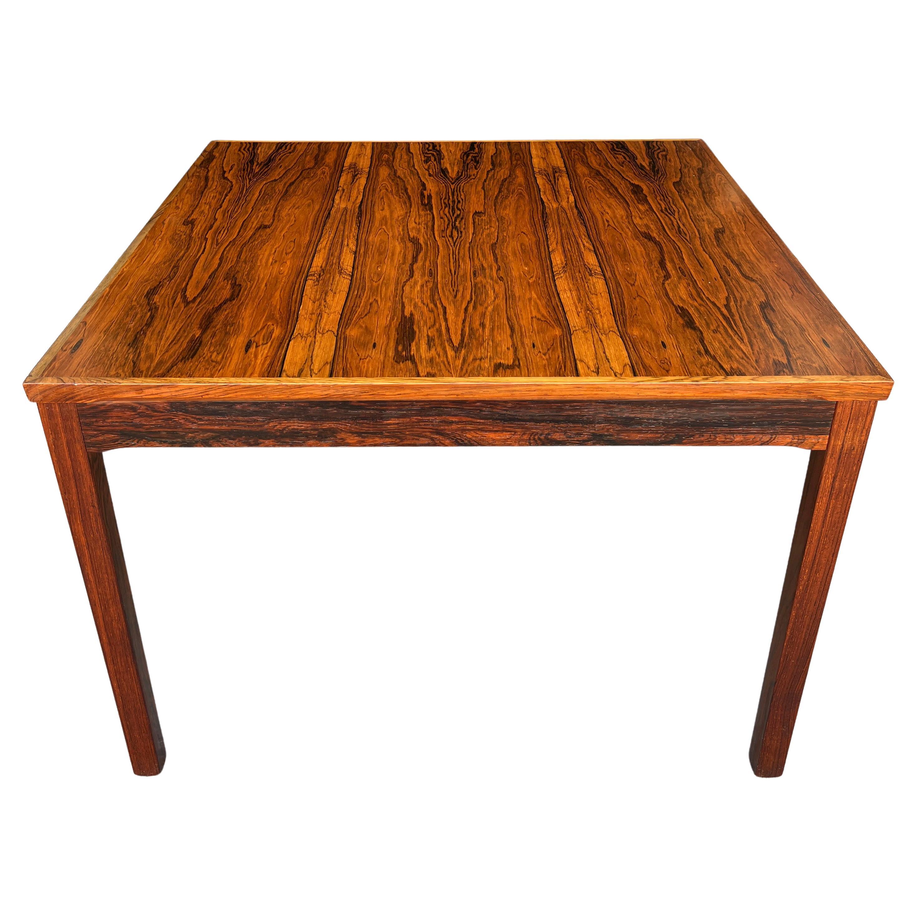 Mid-Century Modern Table scandinave en bois de rose du milieu du siècle en vente