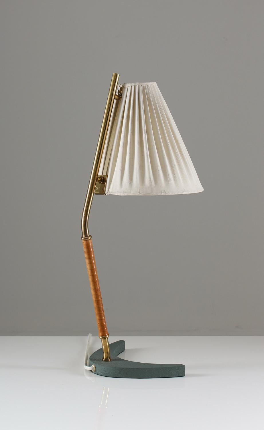 Scandinavian Midcentury Table Lamp by Böhlmarks, 1940s, Sweden In Good Condition In Karlstad, SE