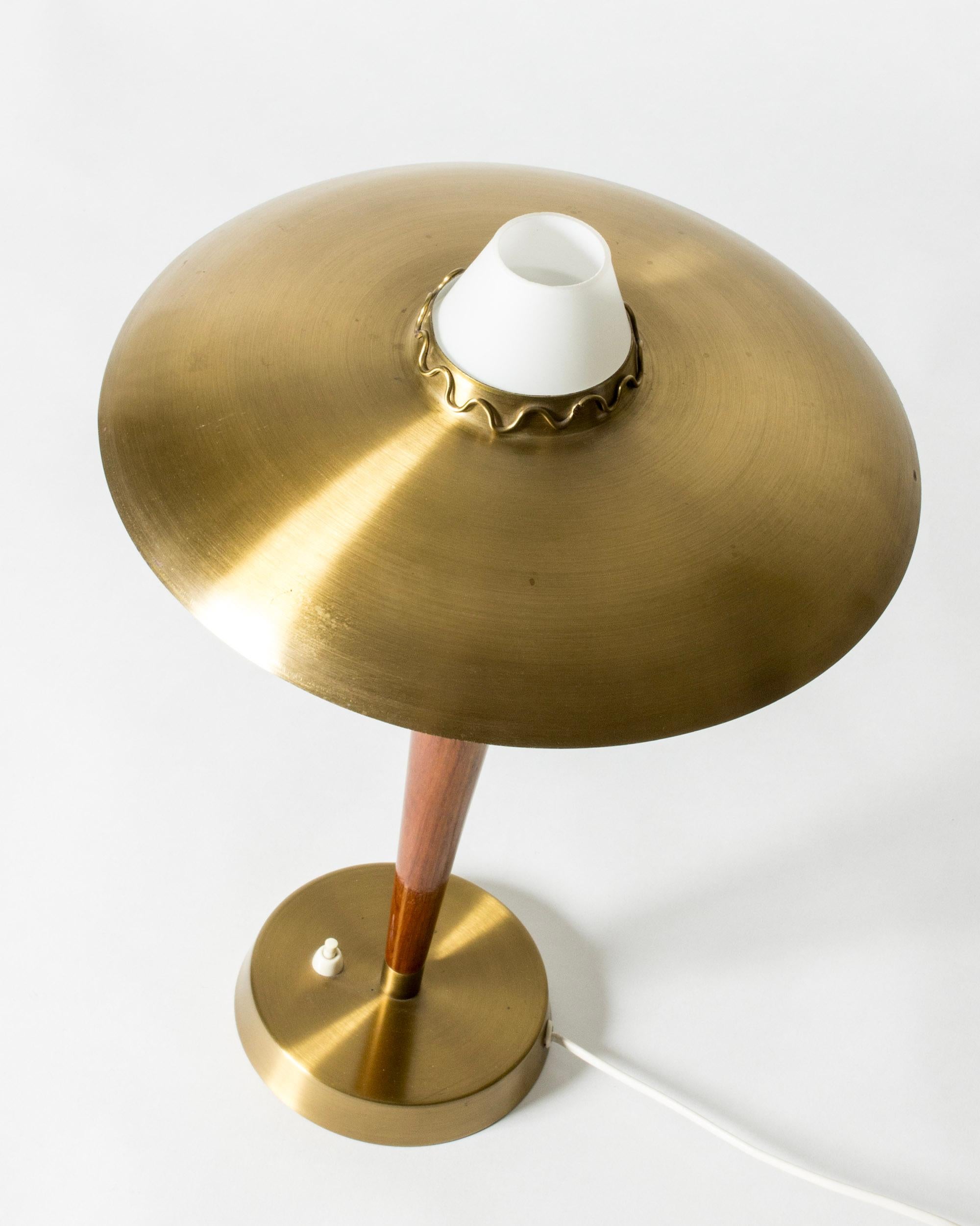 Suédois Lampe de table scandinave du milieu du siècle par Hans-Agne Jakobsson, Suède, années 1950 en vente