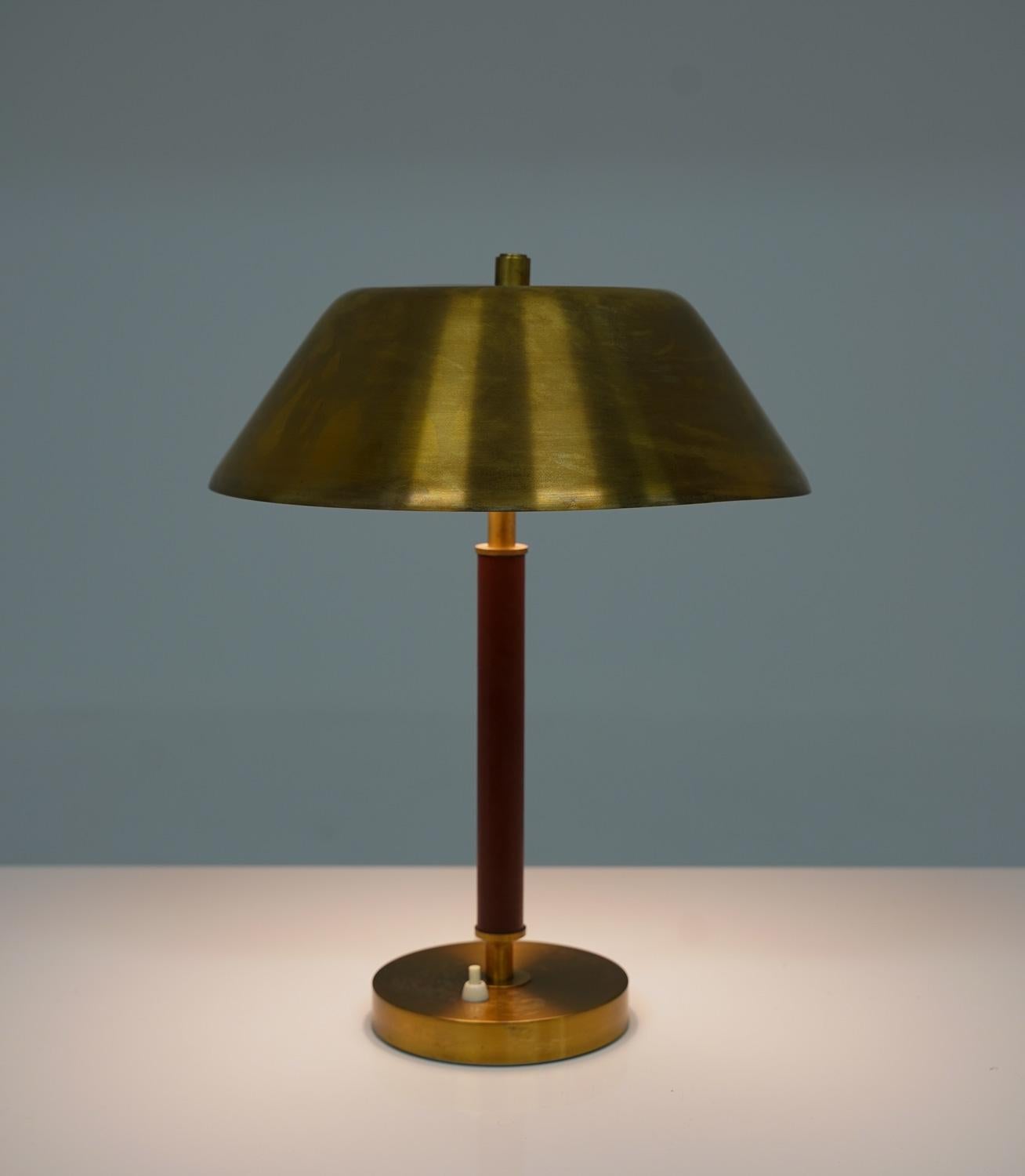 Scandinavian Midcentury Table Lamp in Brass and Leather by Falkenbergs For Sale 1