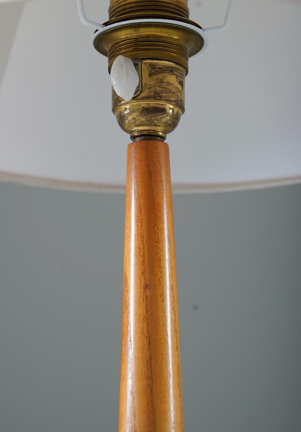 Mid-Century Modern Scandinavian Mid-Century Table Lamp by Böhlmarks in Brass and Elm For Sale