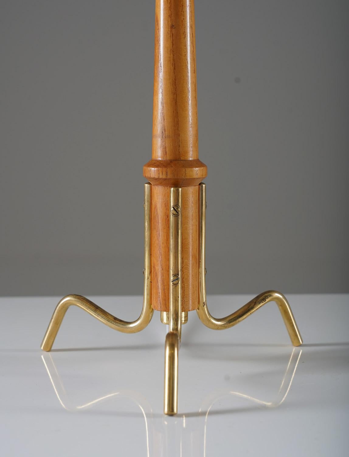 Swedish Scandinavian Mid-Century Table Lamp by Böhlmarks in Brass and Elm For Sale