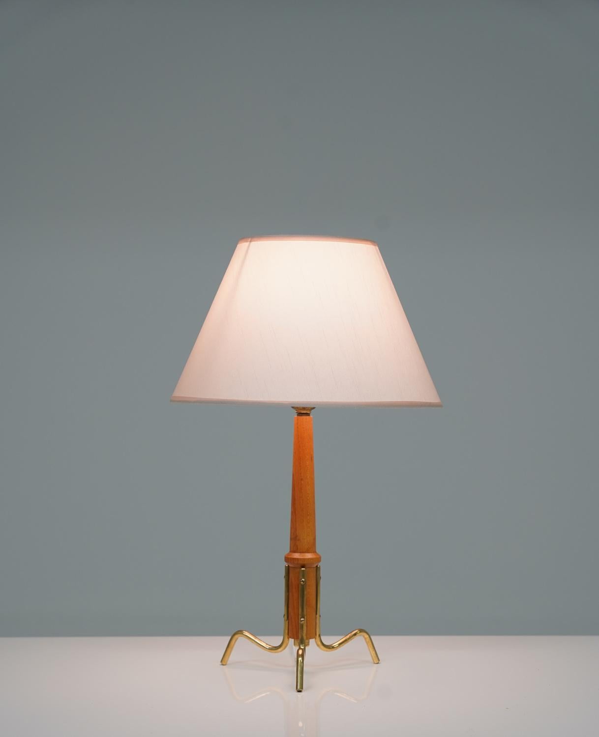 20th Century Scandinavian Mid-Century Table Lamp by Böhlmarks in Brass and Elm For Sale