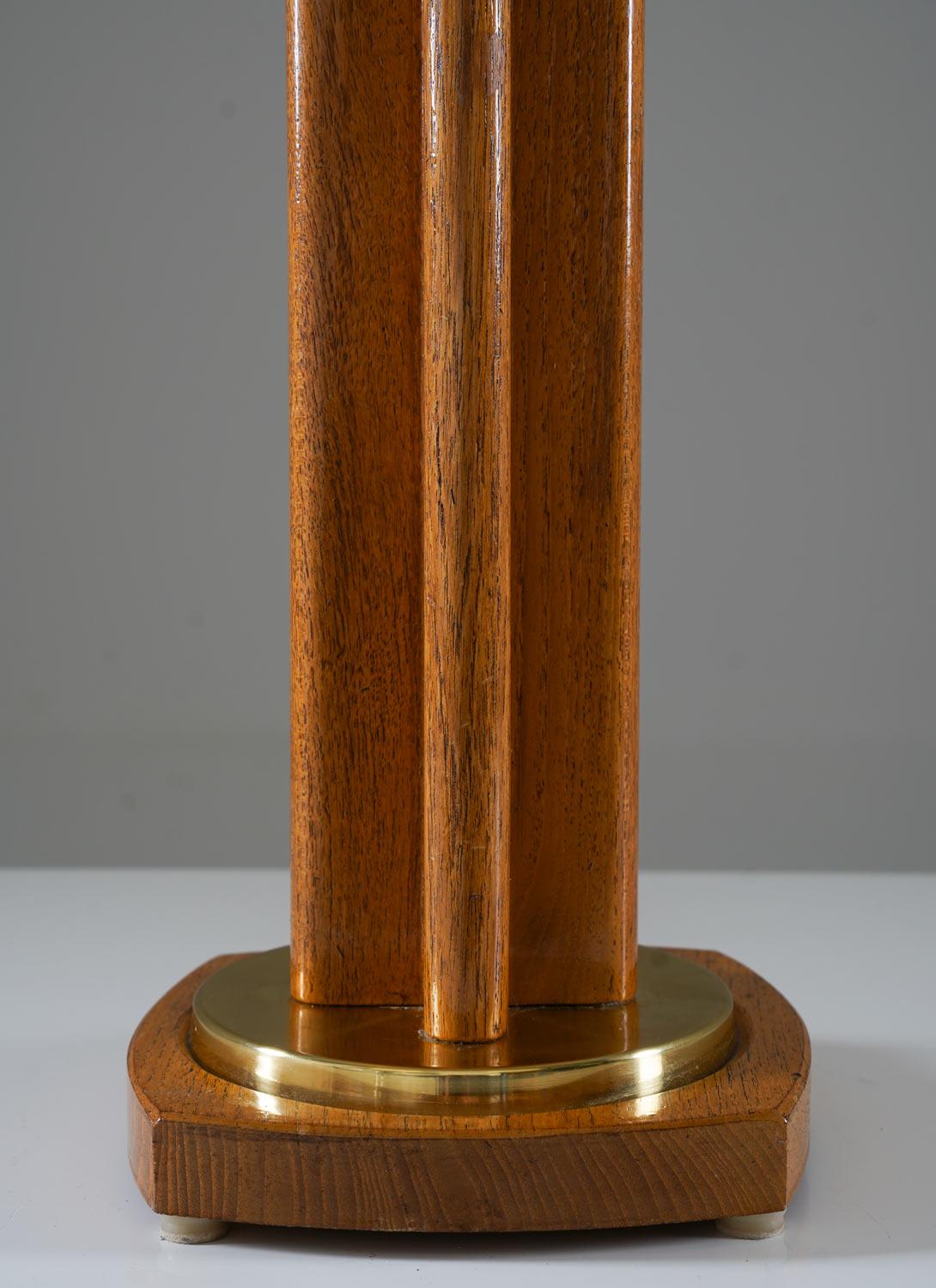 Scandinavian Midcentury Table Lamp in Oak and Brass by MAE, Sweden In Good Condition For Sale In Karlstad, SE