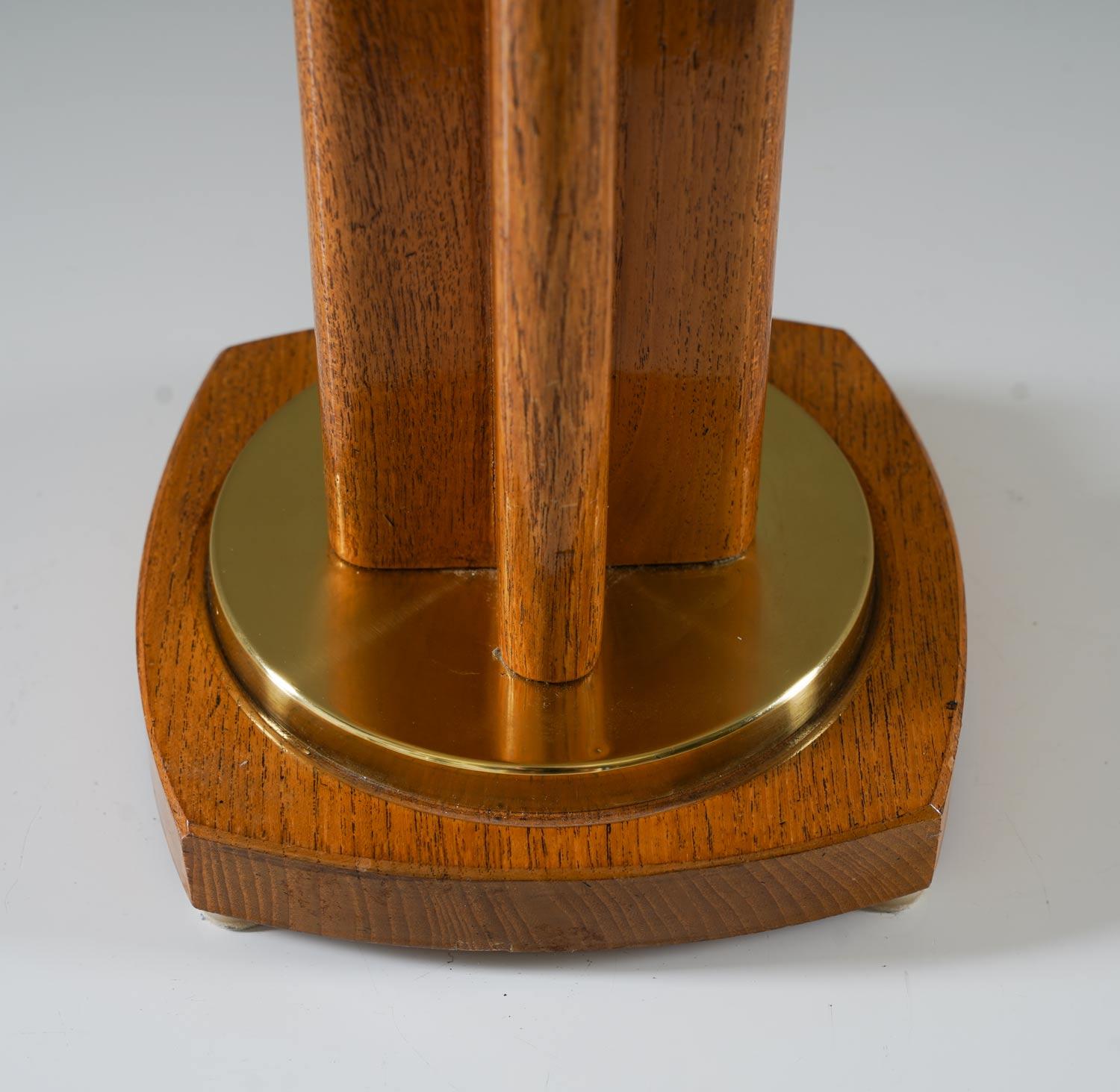 20th Century Scandinavian Midcentury Table Lamp in Oak and Brass by MAE, Sweden For Sale