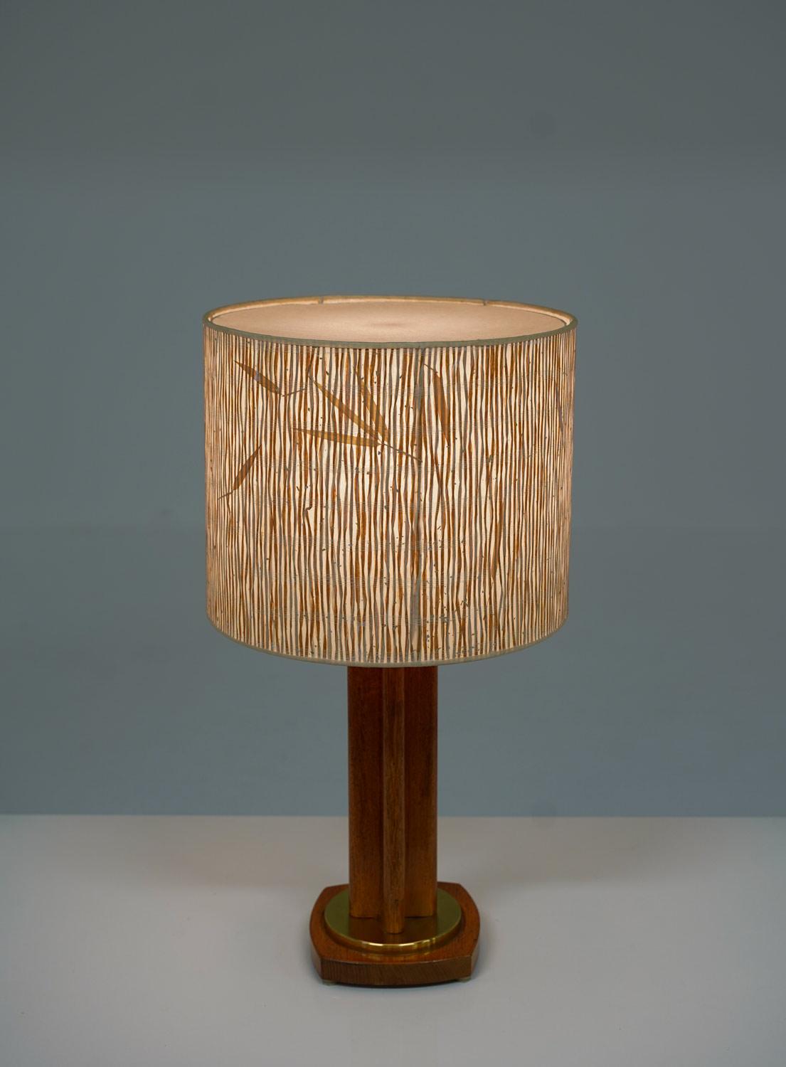 Scandinavian Midcentury Table Lamp in Oak and Brass by MAE, Sweden For Sale 2