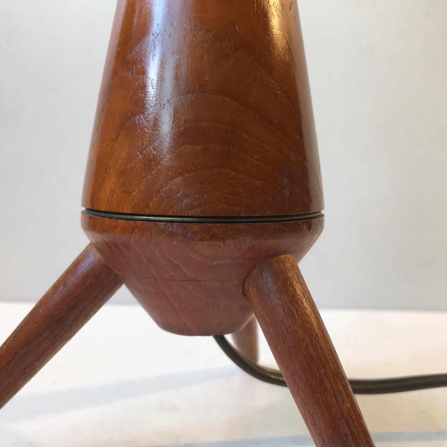 Mid-20th Century Scandinavian Midcentury Tripod Table Lamp in Teak and Glass, 1960s For Sale