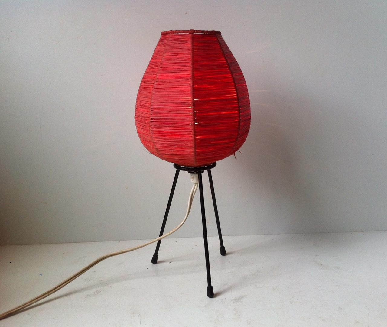 Mid-Century Modern Scandinavian Midcentury Tripod Table Lamp in the Style of Isamu Noguchi, 1970s
