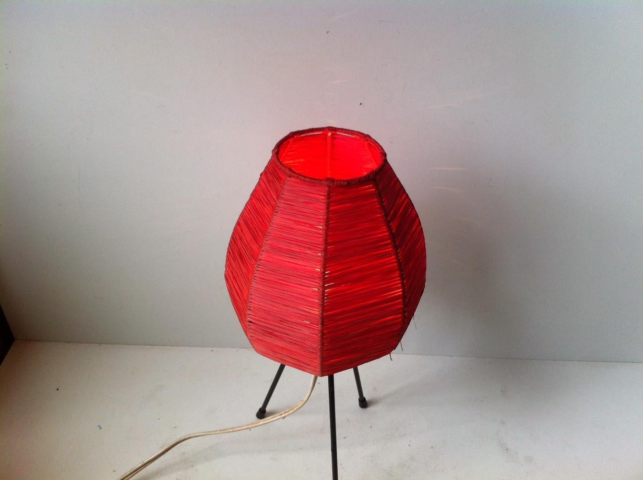 Scandinavian Midcentury Tripod Table Lamp in the Style of Isamu Noguchi, 1970s In Good Condition In Esbjerg, DK