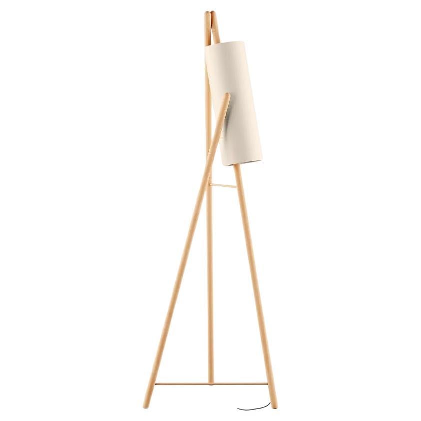 Lampadaire scandinave minimaliste à trois pieds en bois et abat-jour cylindrique